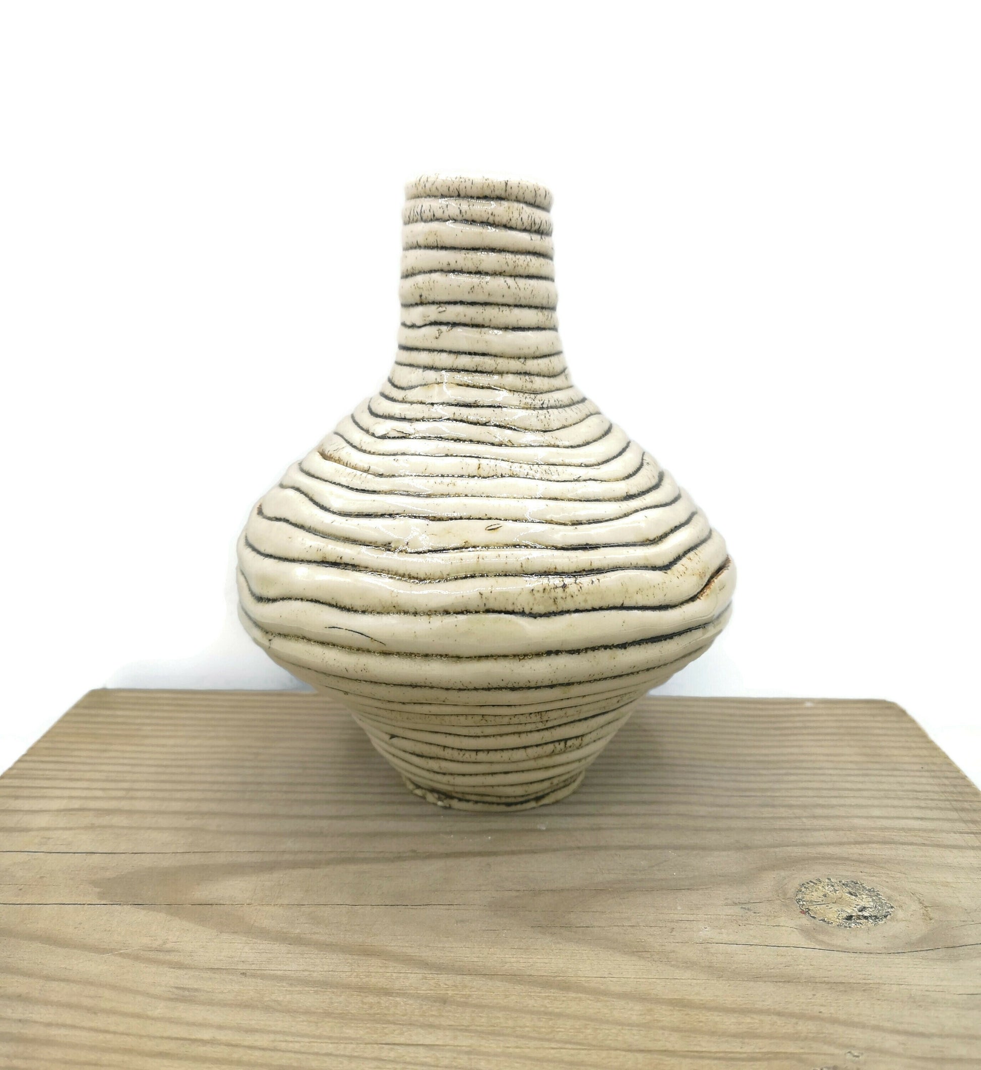 textured ceramic bud vase irregular shape handmade pottery, Unique Flower vase Best Gifts For Him, Boho bud vase large - Ceramica Ana Rafael