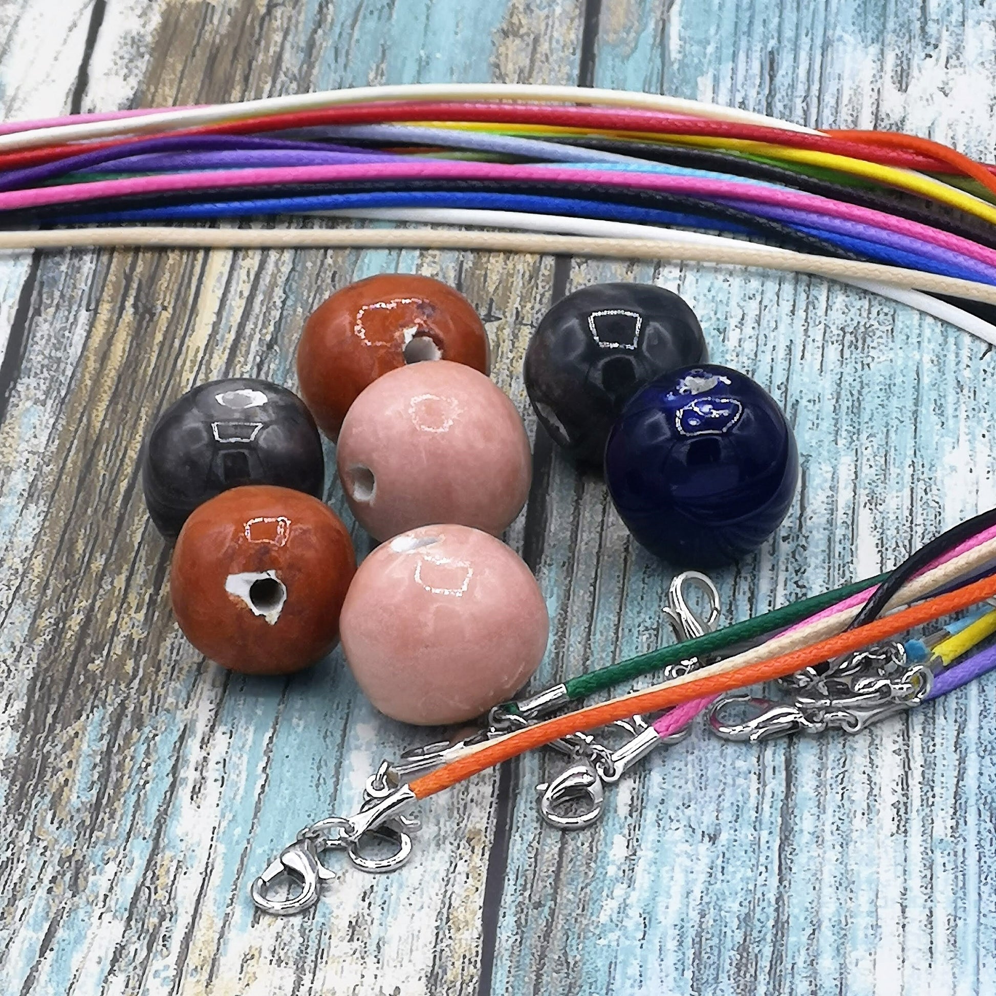 CLAY BEADS, Handmade Ceramic Bubblegum Beads For Jewelry Making, Set Of 7 Mixed Craft Beads Decorative Round Colorful Beads - Ceramica Ana Rafael