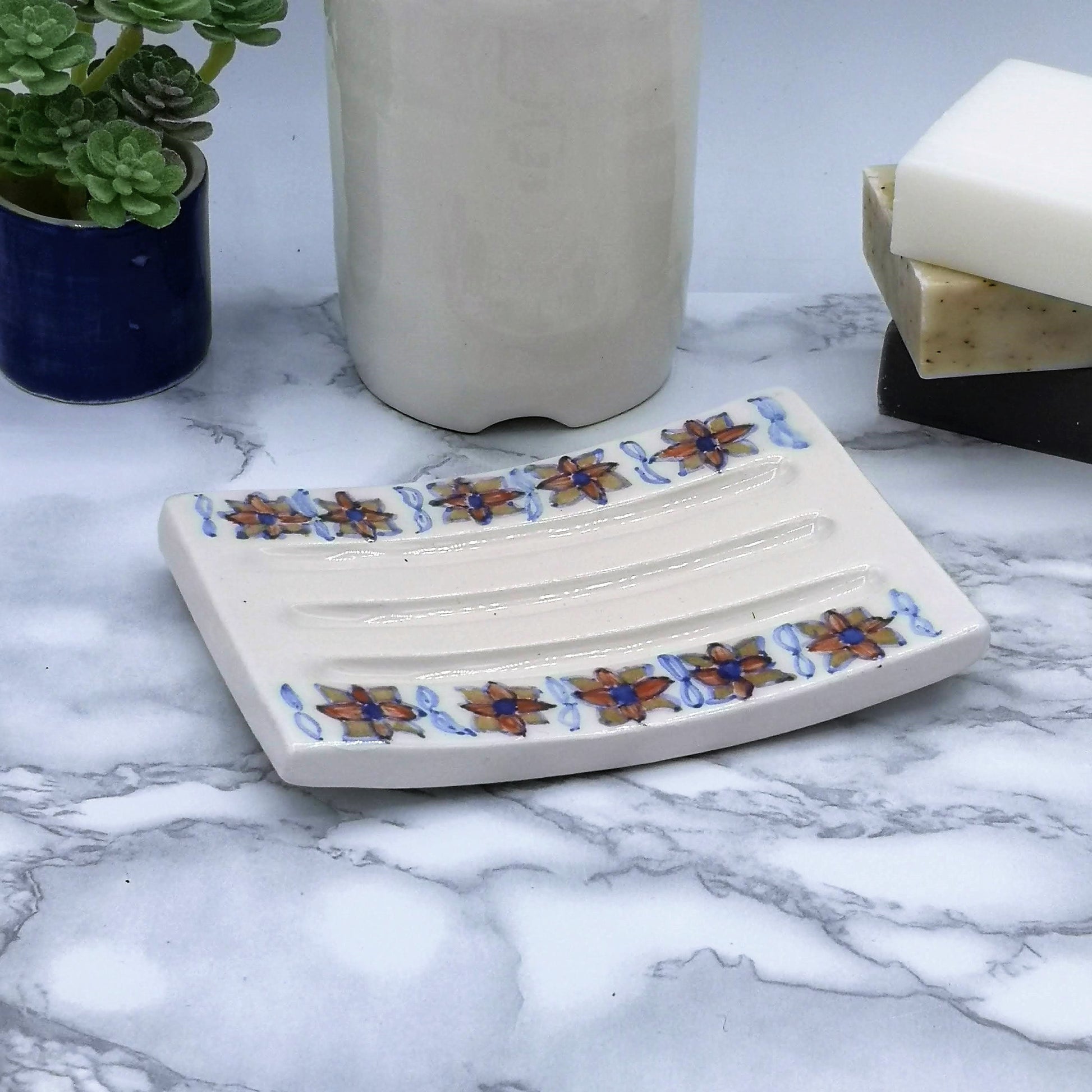 Floral Soap Bar Holder with drain, ceramic soap dish rectangular, sustainable gifts for men, eco friendly products - Ceramica Ana Rafael