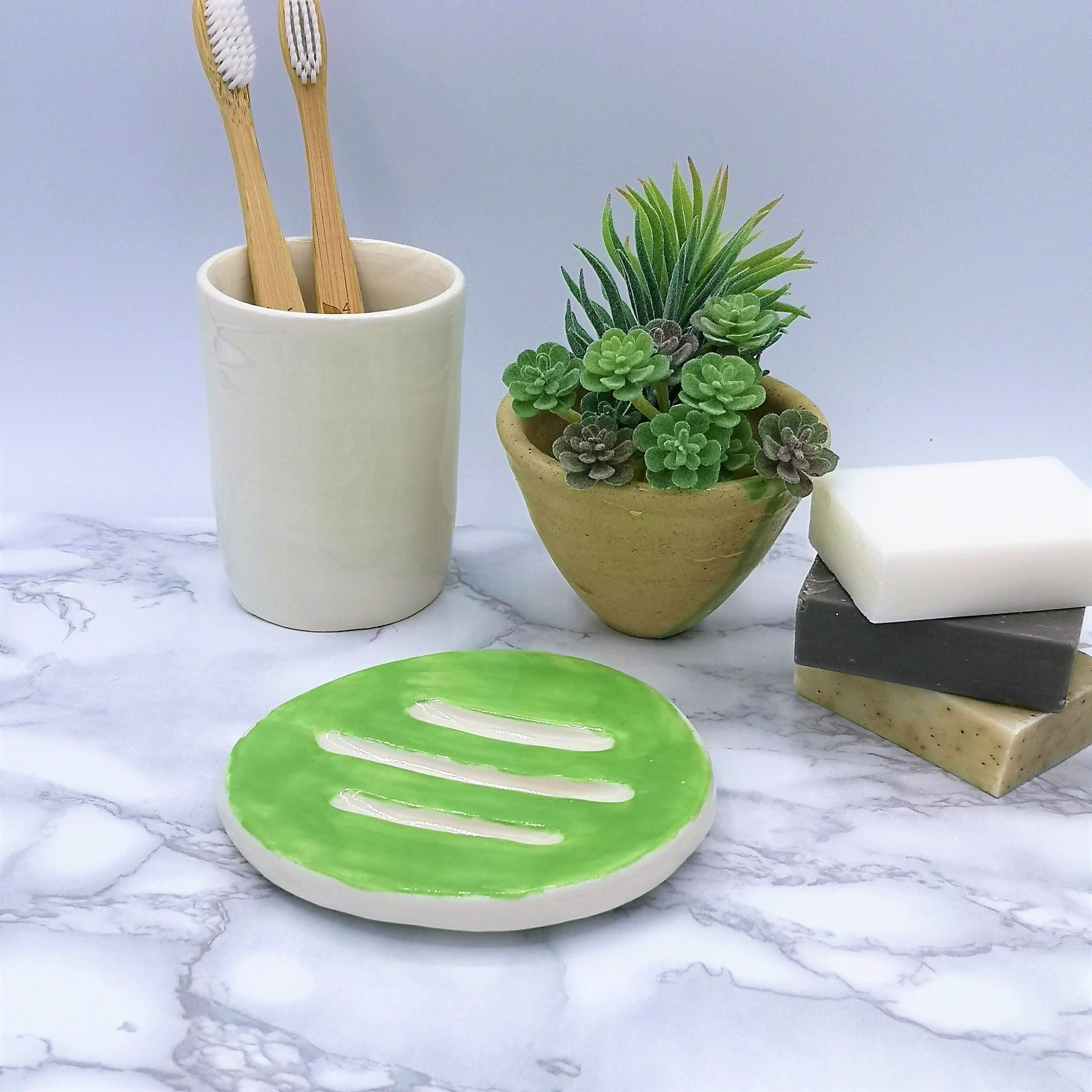 SOAP DISH TRAY, Ceramic Soap Dish Soap Holder, Eco Friendly Bathroom Accessories, Zero waste Clay Soap Dish Drain Tray, Soap Bar Holder - Ceramica Ana Rafael