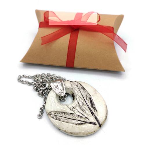 Leaf Choker Necklace Pendant, Best Gifts For Her, Everyday Necklace Plant Mom Gift For Women, Mom Birthday gift From Daughter - Ceramica Ana Rafael