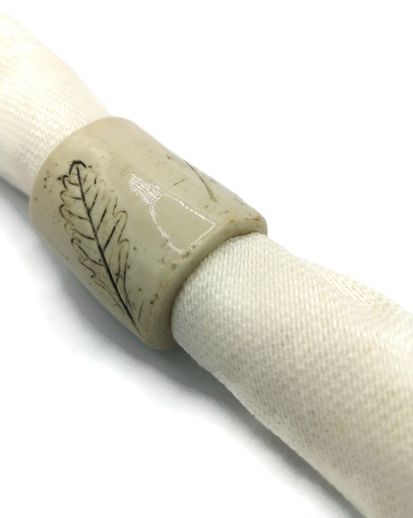 Leaf Napkin Holder, Mom Birthday Gift From Daughter, Autumn Nakin Rings, Portuguese Handmade Ceramic Object Decor Napkin Holder - Ceramica Ana Rafael