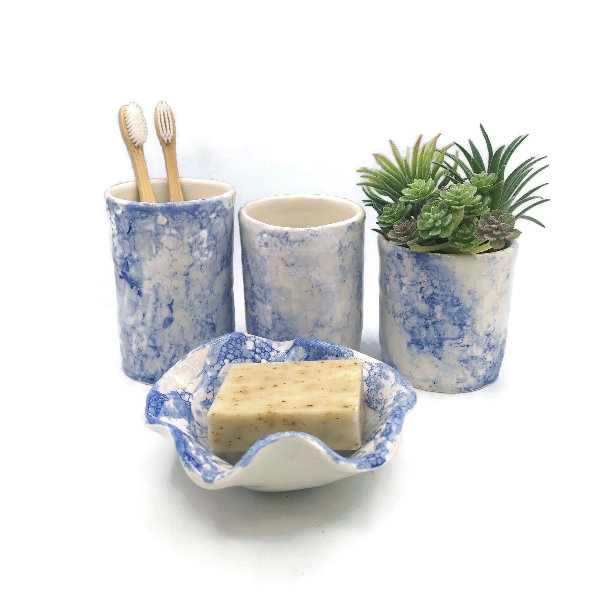 CERAMIC TRINKET DISH, Small Ceramic Bowl Irregular Shape, Clay Soap Dish For Soap Bar - Ceramica Ana Rafael