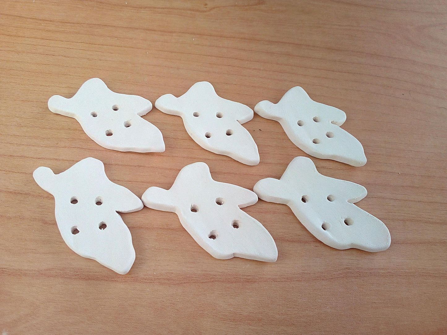 HALLOWEEN BUTTONS, CERAMIC Bisque Button Lot, Set of 6 Blank Ghost Shaped Sewing Buttons To Paint, Diy Craft Kit Customizable Ready To Paint - Ceramica Ana Rafael