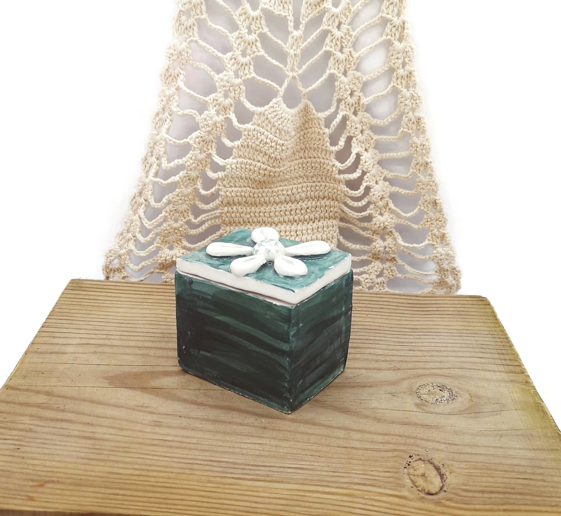 TRINKET BOX, CERAMIC Box, Custom Jewelry Box With Lid, Keepsake Box Mothers Day Gifts For Women Who Has Everything, Small Decorative Box - Ceramica Ana Rafael