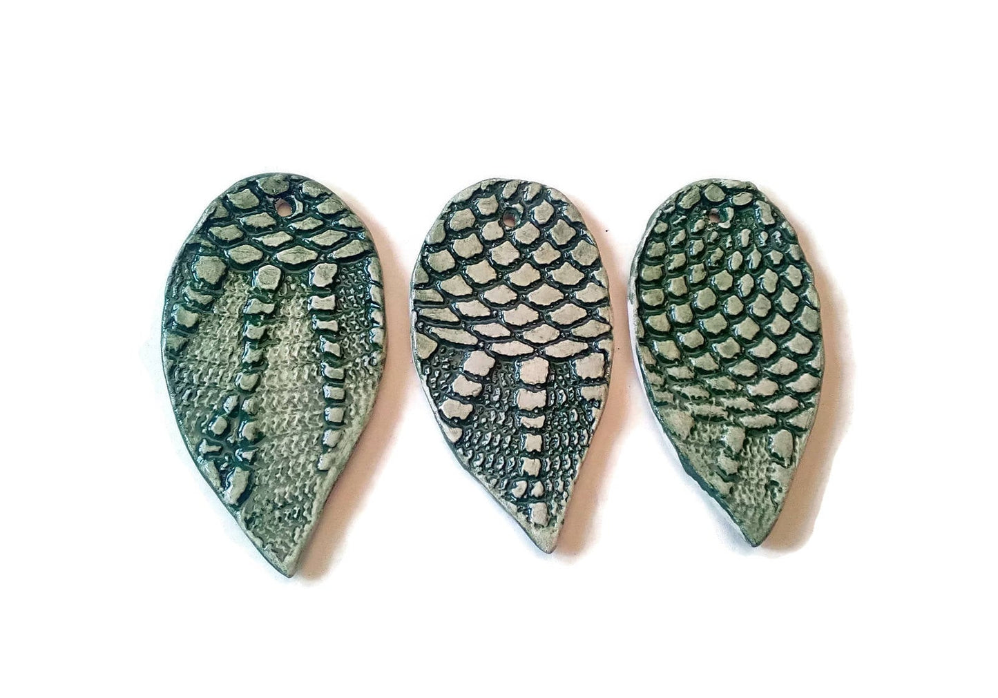 ANTIQUE CHRISTMAS ORNAMENTS, Pine Cone Art, Set of 3 Ceramic Christmas Wall Hanging Boho, Farmhouse Wall Decor, Best Sellers 2022 Handmade - Ceramica Ana Rafael