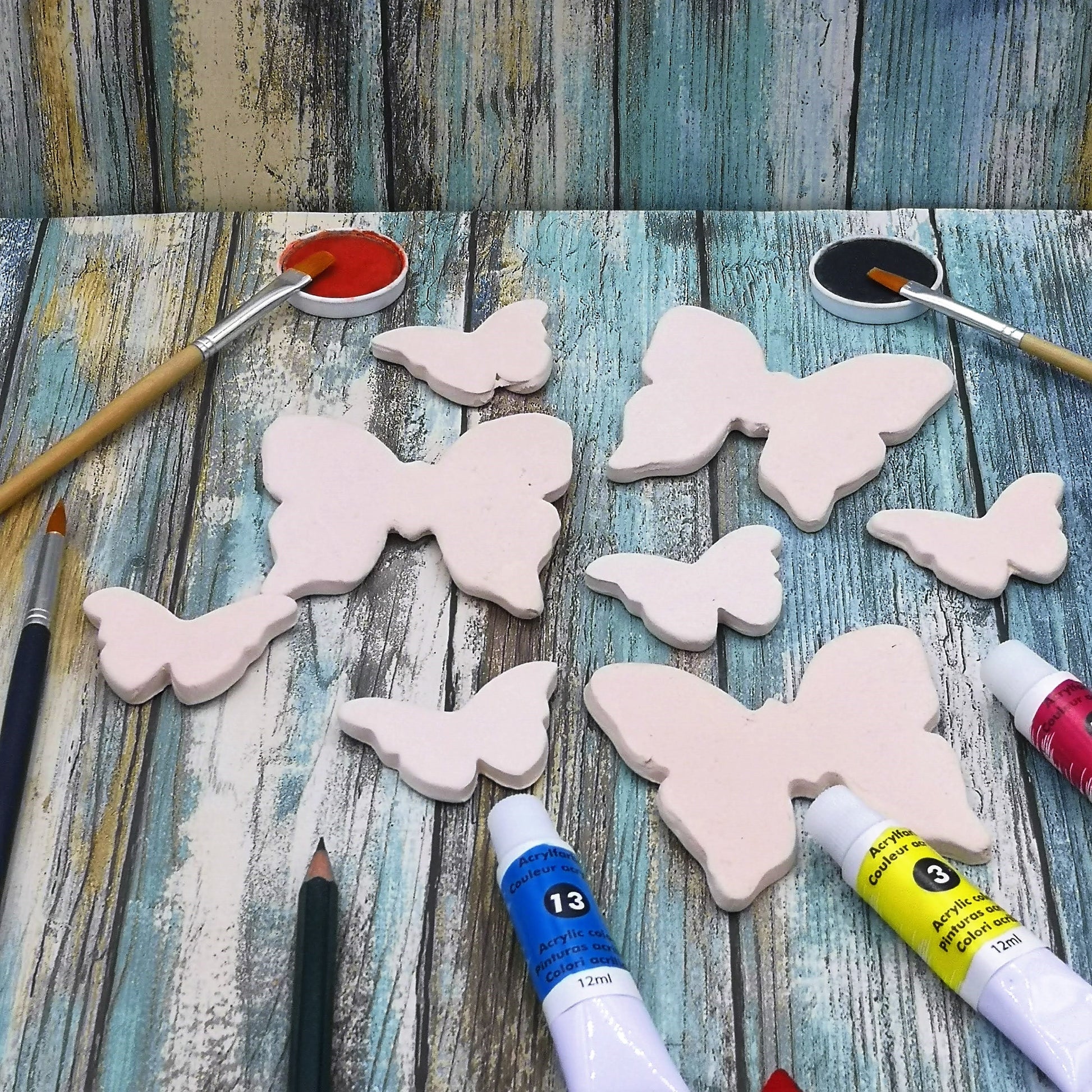 Butterfly Figurine Set, Unpainted Ceramic Bisque Ready To Paint, blank ornament for wedding favors for guests - Ceramica Ana Rafael