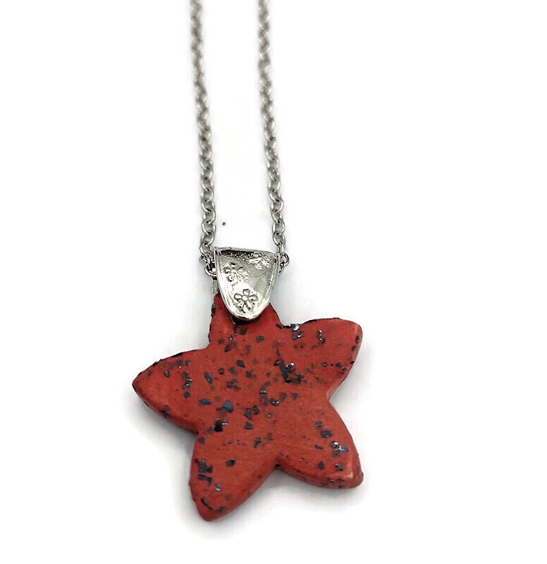 Short Aesthetic Red Star Choker Necklace For Women, Small Sparkly Star Necklace, Mothers Day Gift from Daughter, Unique Gifts For Everyday Use - Ceramica Ana Rafael