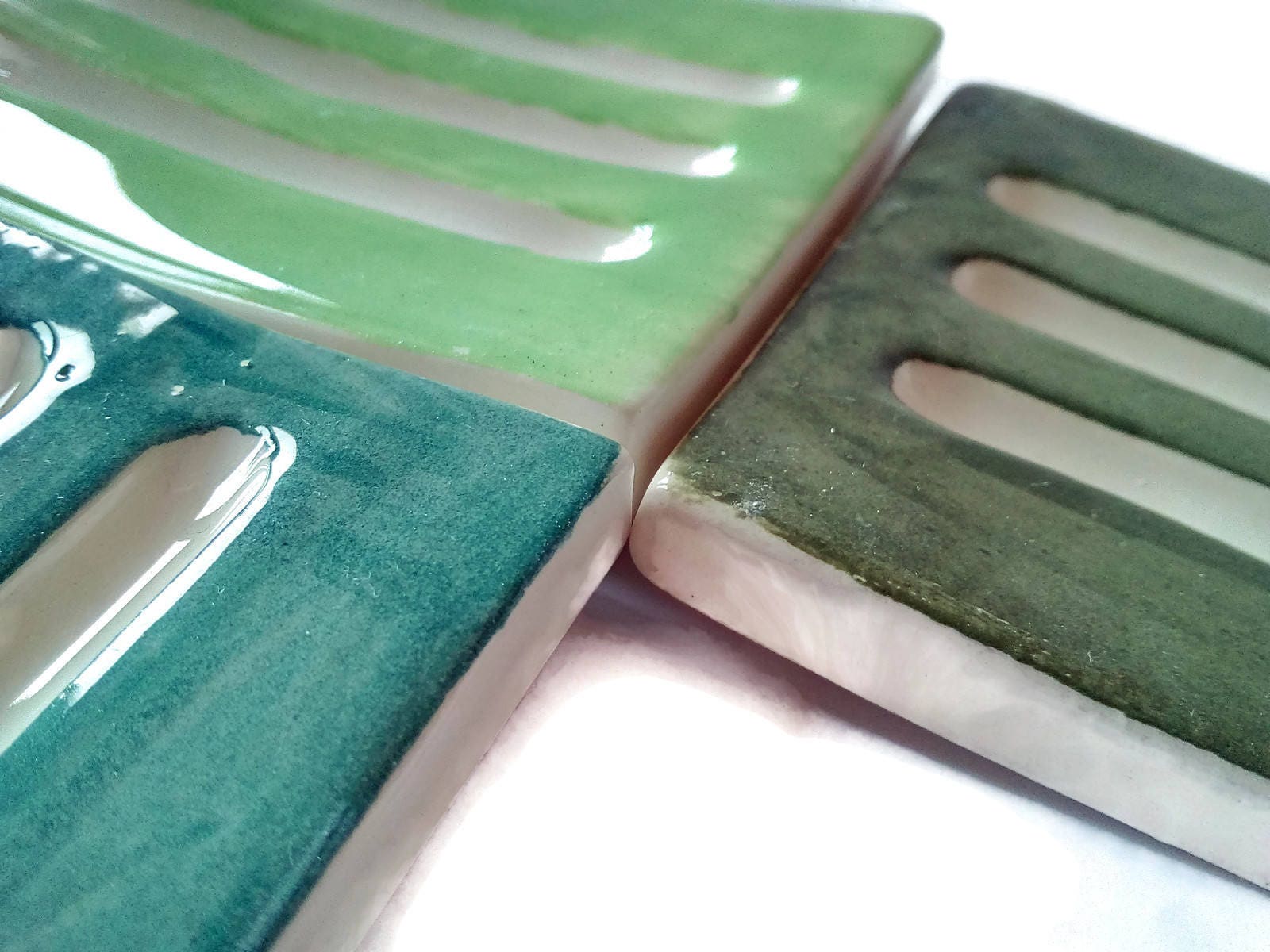 CLAY SOAP DISH with drain, rectangular soap dish for shower, self draining sponge holder, sustainable gift for her, shampoo bar holder - Ceramica Ana Rafael