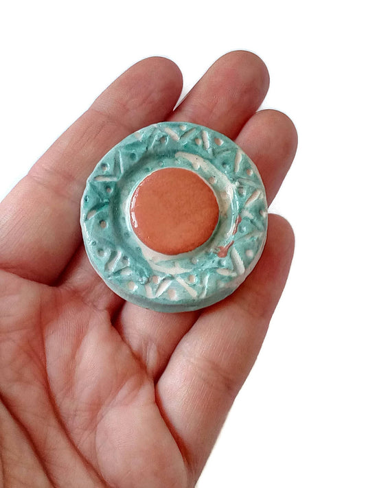 Hand Painted Brooch with Vintage Style, Hanmade Ceramic Jewelry Brooches For Women, Mom Birthday Gift From Daughter, Christmas Gifts - Ceramica Ana Rafael