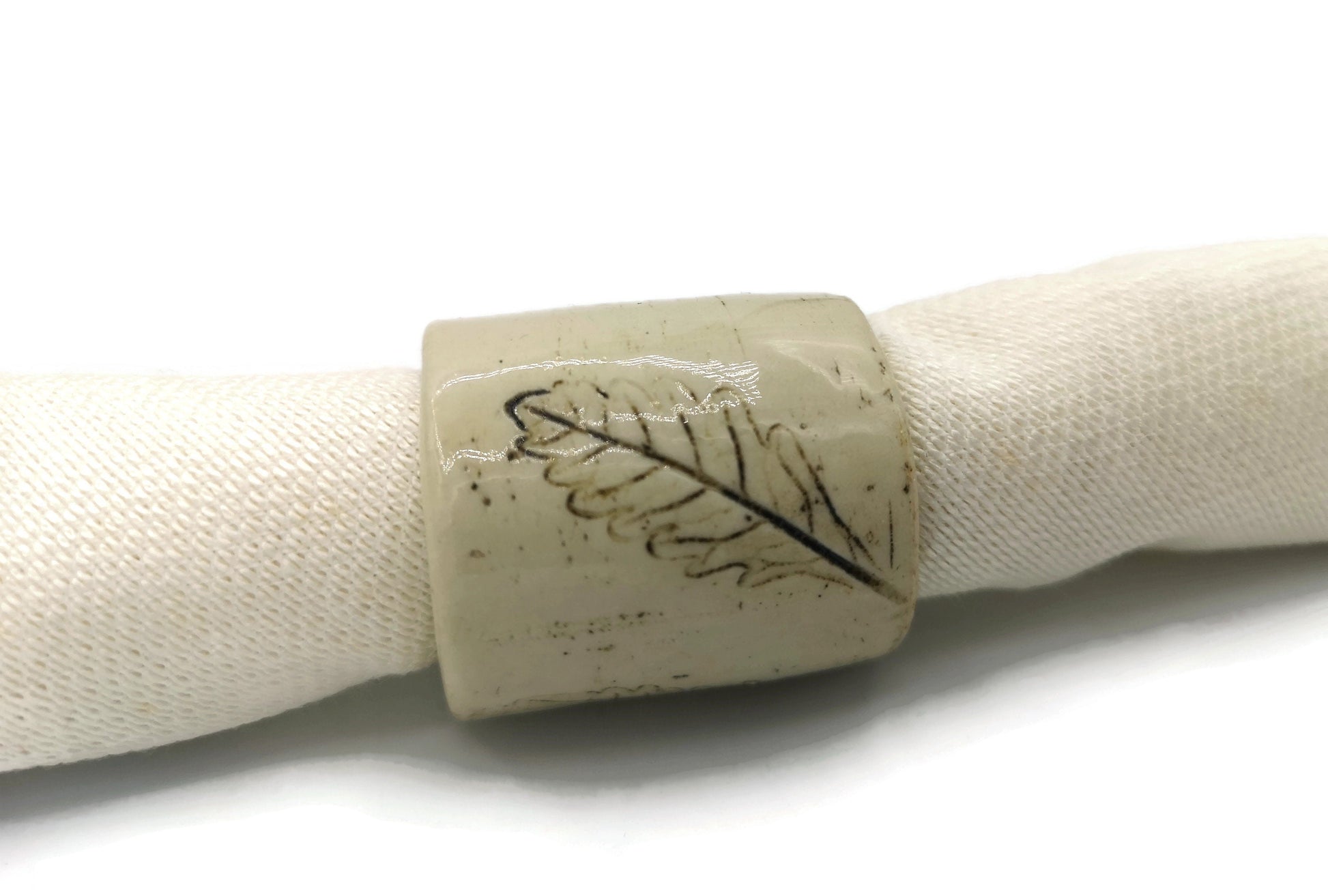 Leaf Napkin Holder, Mom Birthday Gift From Daughter, Autumn Nakin Rings, Portuguese Handmade Ceramic Object Decor Napkin Holder - Ceramica Ana Rafael