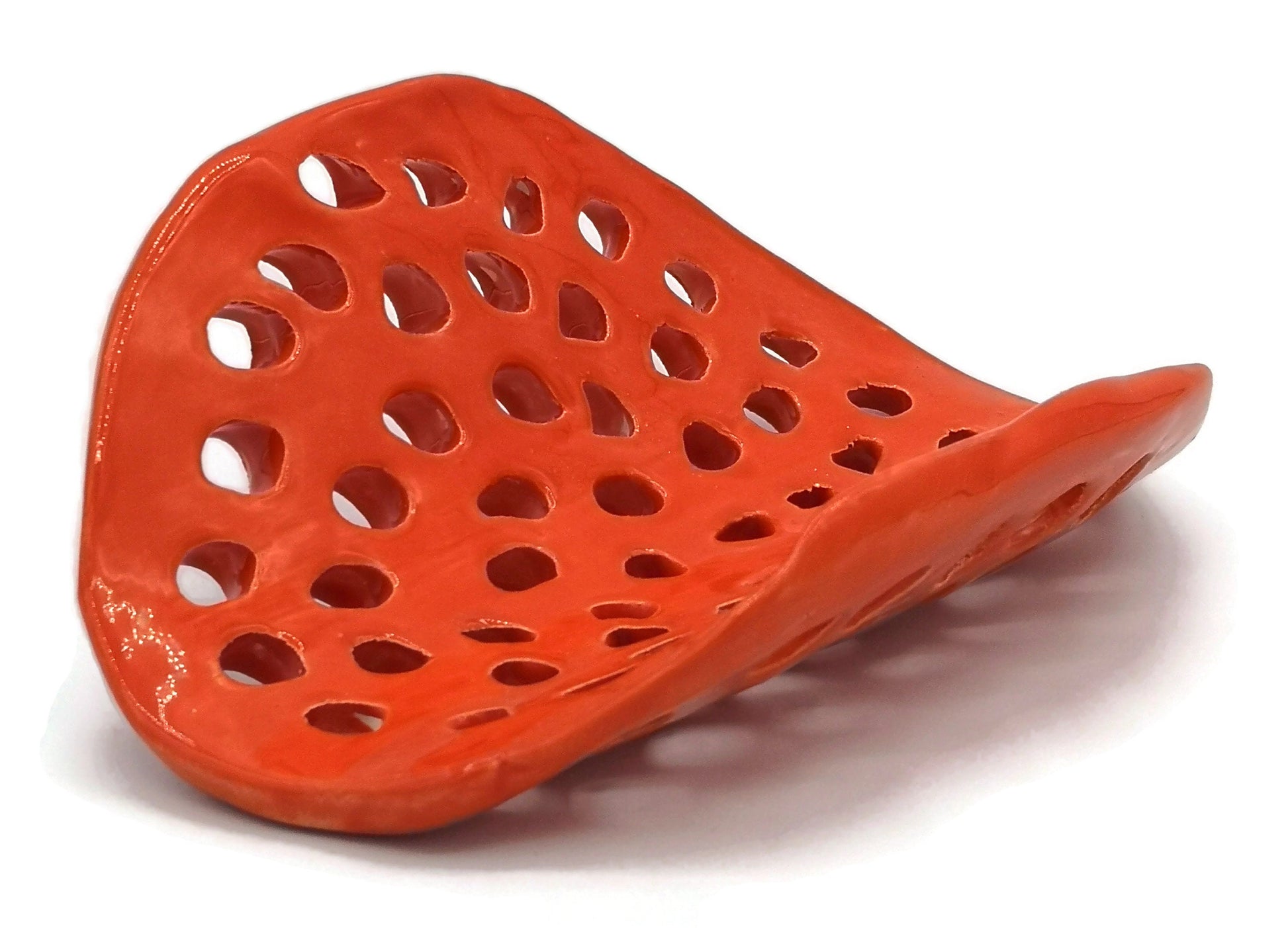 Handade Ceramic Draining Soap Holder With Holes and Organic Shape, Sponge Holder, Eco Friendly Shampoo Bar Dish Best Sustainable Gifts - Ceramica Ana Rafael