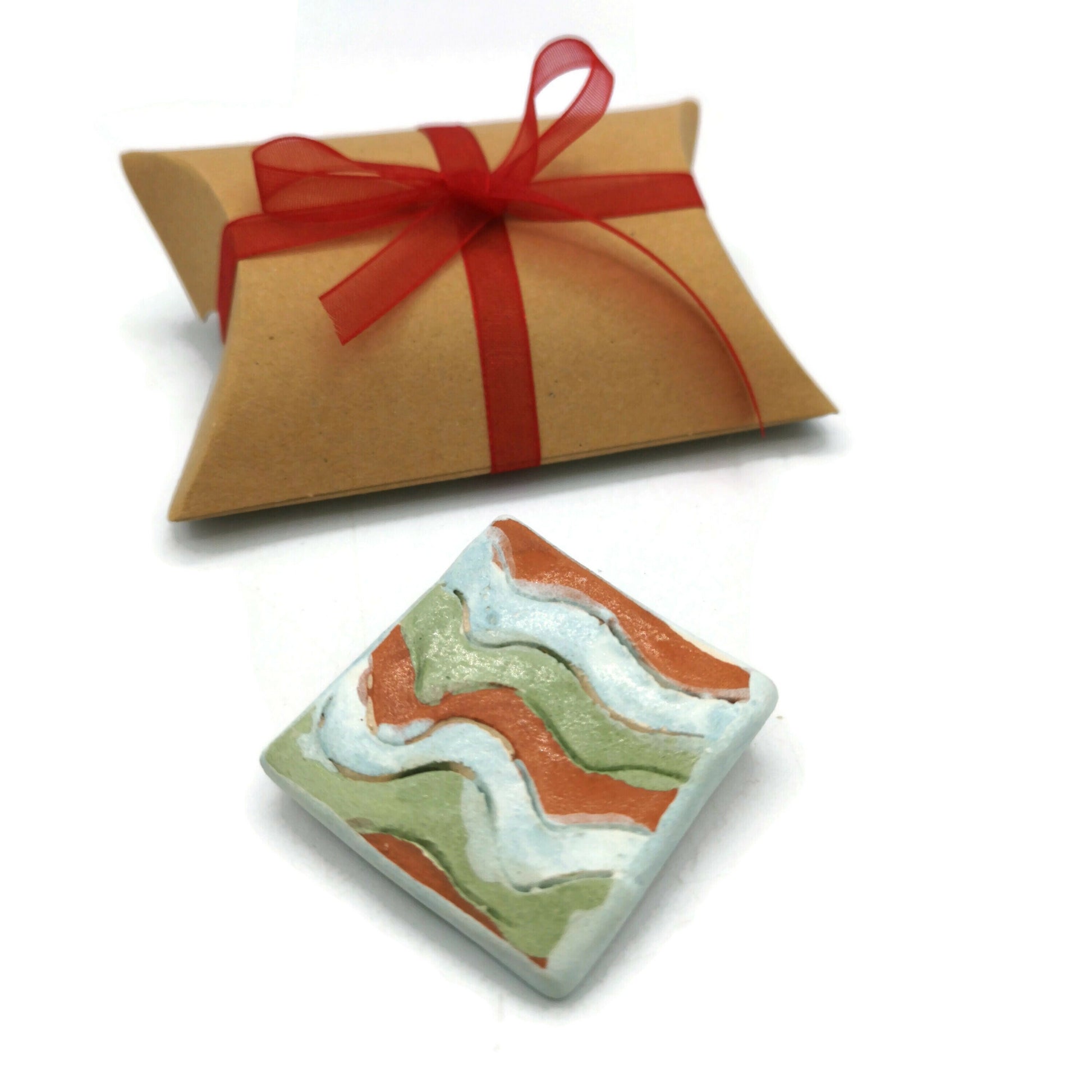 Handmade Ceramic Brooch For Women 9th Anniversary Gifts, Hand Painted Square Shaped Brooch For Mom Birthday Gift, 50th birthday gift - Ceramica Ana Rafael