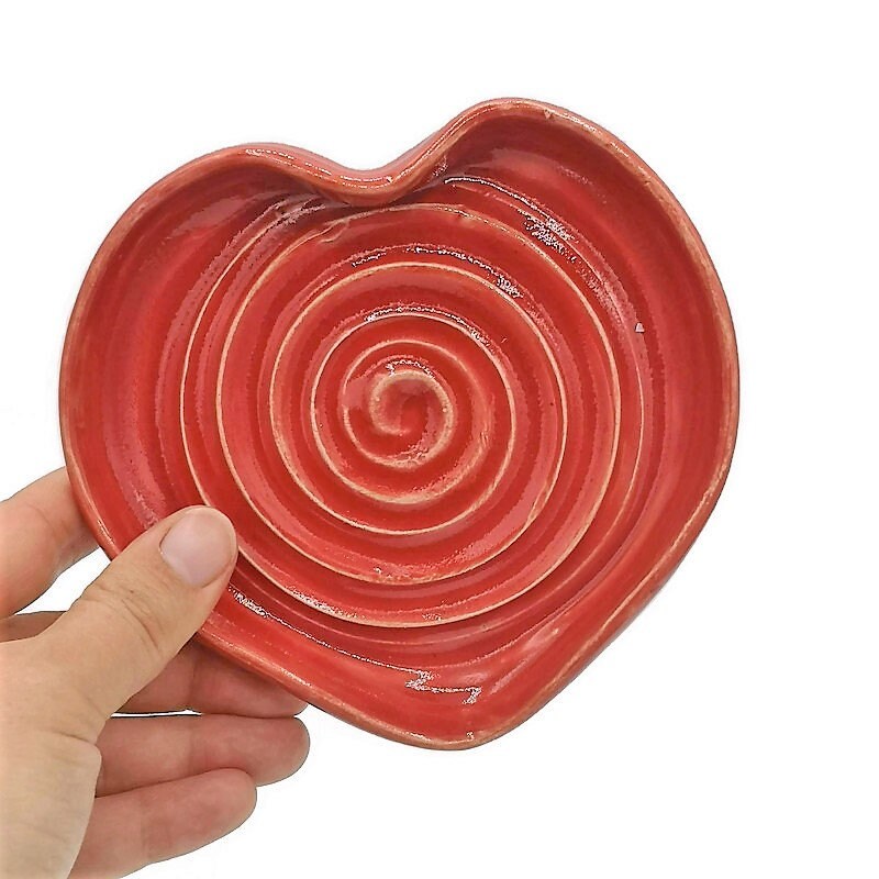 HEART SHAPED BOWL, Clay Ring Holder Dish, Cute Jewelry Trinket Dish, Ceramic Soap Saver Dish, Girlfriend Valentines Day Gift - Ceramica Ana Rafael
