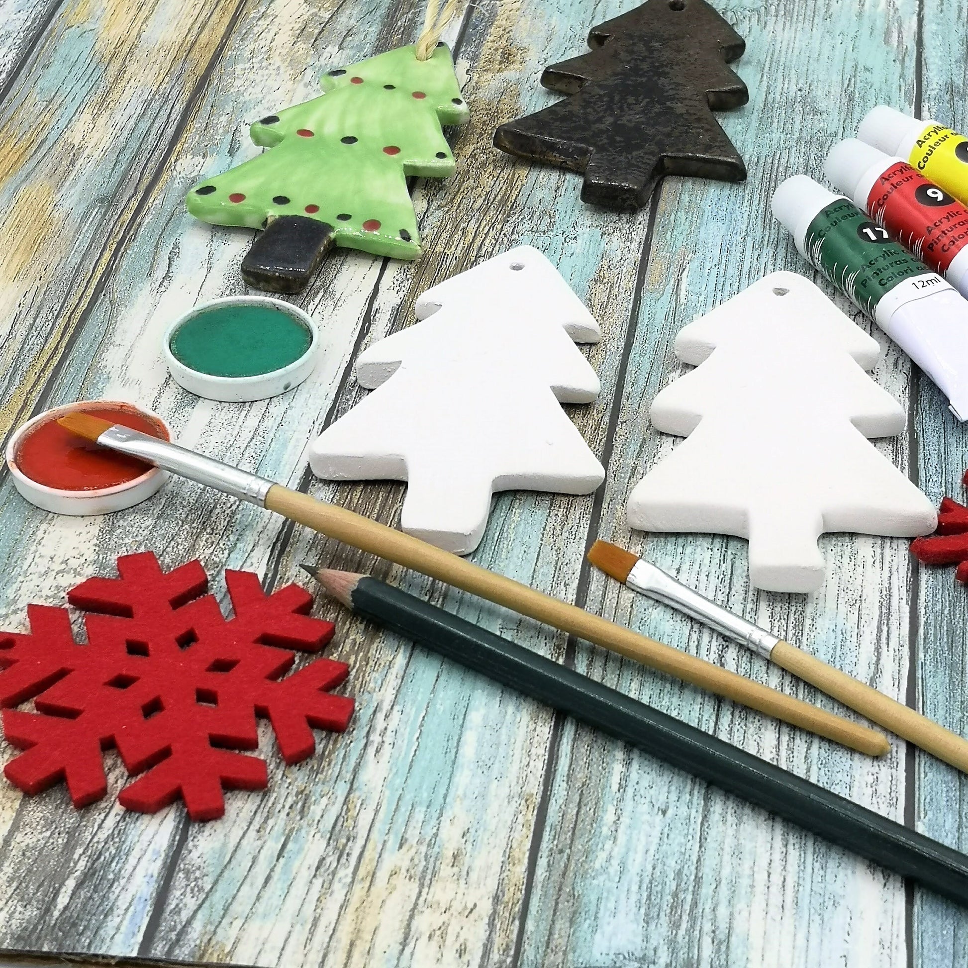 Set Of 2 DIY Ceramic Christmas Tree Ornaments Craft Kit, Unpainted Ceramic Bisque Ready To Paint - Ceramica Ana Rafael