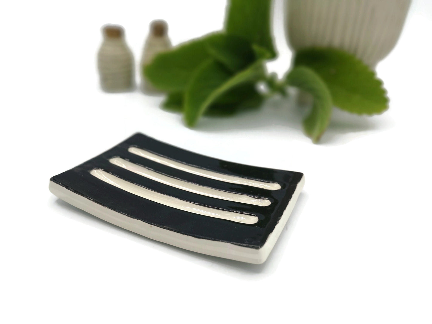 Handmade Ceramic Black And White Soap Bar Holder, Soap Saver Dish Soap Dispenser, Draining Pottery Soap Dish Decorative, Clay Soap Dish Tray - Ceramica Ana Rafael