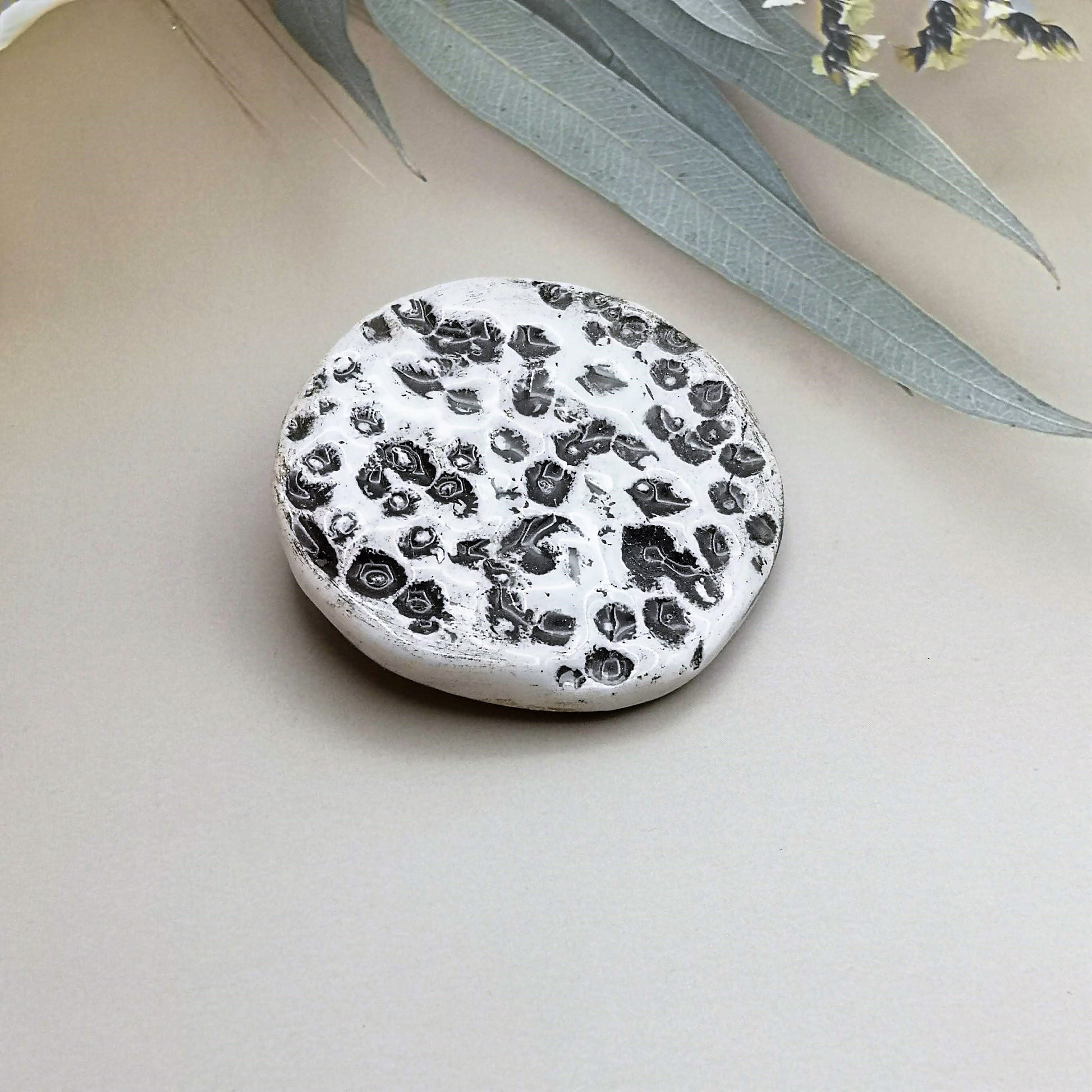 Beige Textured Moon Brooch Pin For Women, Handmade Ceramic Jewelry, Dark Academia Best Gifts for Her, Stocking Stuffers Idea - Ceramica Ana Rafael