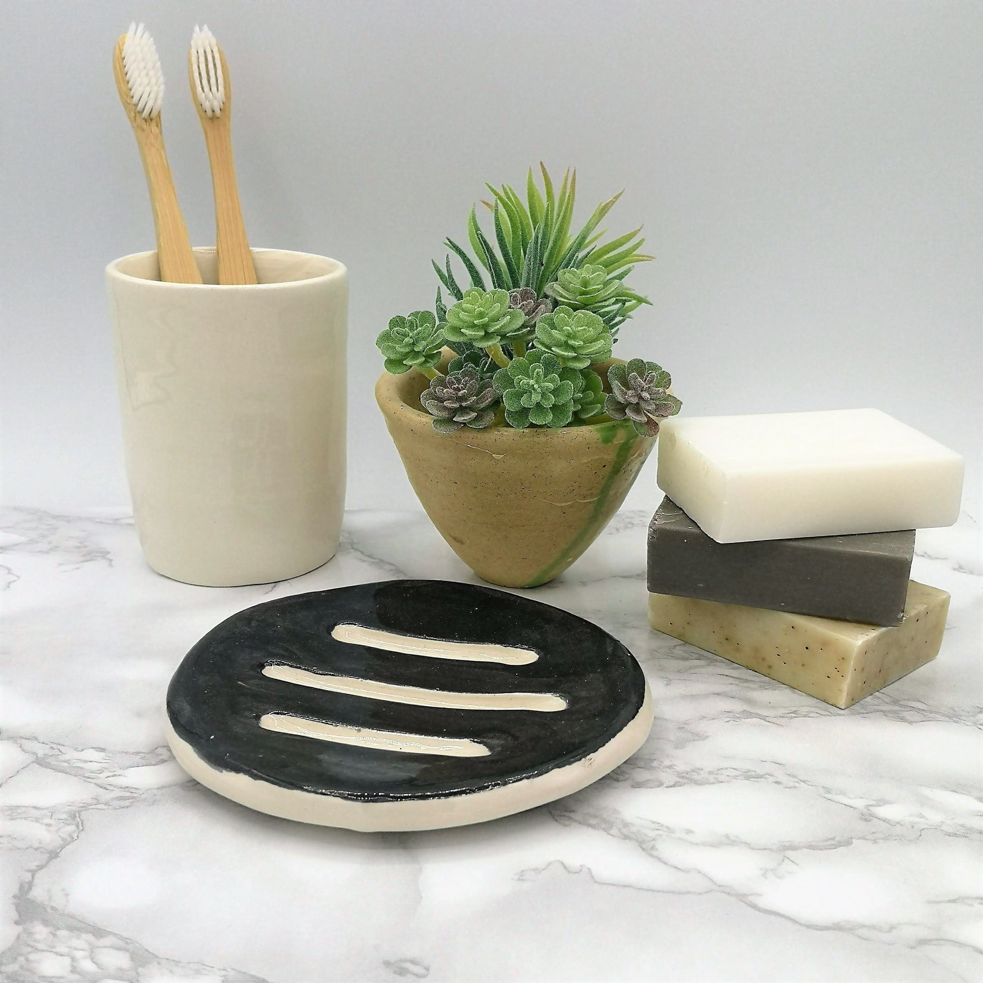 CERAMIC SOAP DISH, Ceramic Soap Dish, Eco Friendly Bathroom Accessories, Zero waste Clay Pottery Soap Dish Drain - Ceramica Ana Rafael