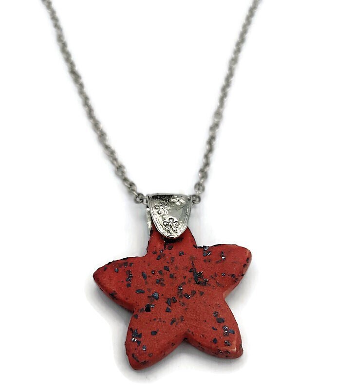 Short Aesthetic Red Star Choker Necklace For Women, Small Sparkly Star Necklace, Mothers Day Gift from Daughter, Unique Gifts For Everyday Use - Ceramica Ana Rafael