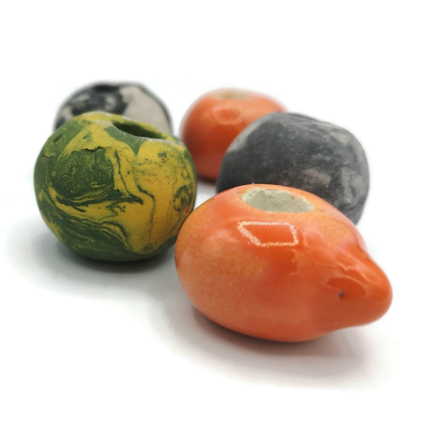 ROUND CERAMIC BEADS For Macrame, Mixed Set of 5 Bubblegum Beads For Jewelry Making, Clay Beads Large Hole - Ceramica Ana Rafael