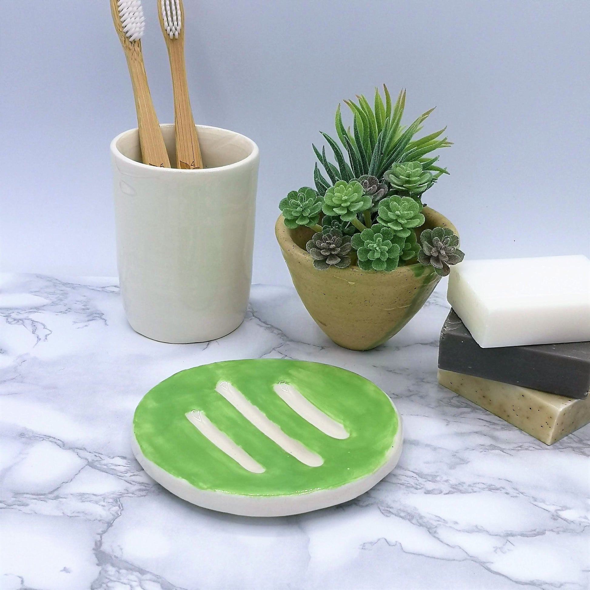 SOAP DISH TRAY, Ceramic Soap Dish Soap Holder, Eco Friendly Bathroom Accessories, Zero waste Clay Soap Dish Drain Tray, Soap Bar Holder - Ceramica Ana Rafael