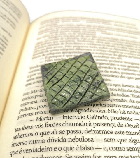 Ceramic Jewelry Brooch Pin, Mothers Day Gift For Grandma, Clay Broach Pin Mom Birthday Gift From Daughter Best Sellers Easter Basket Stuffer - Ceramica Ana Rafael