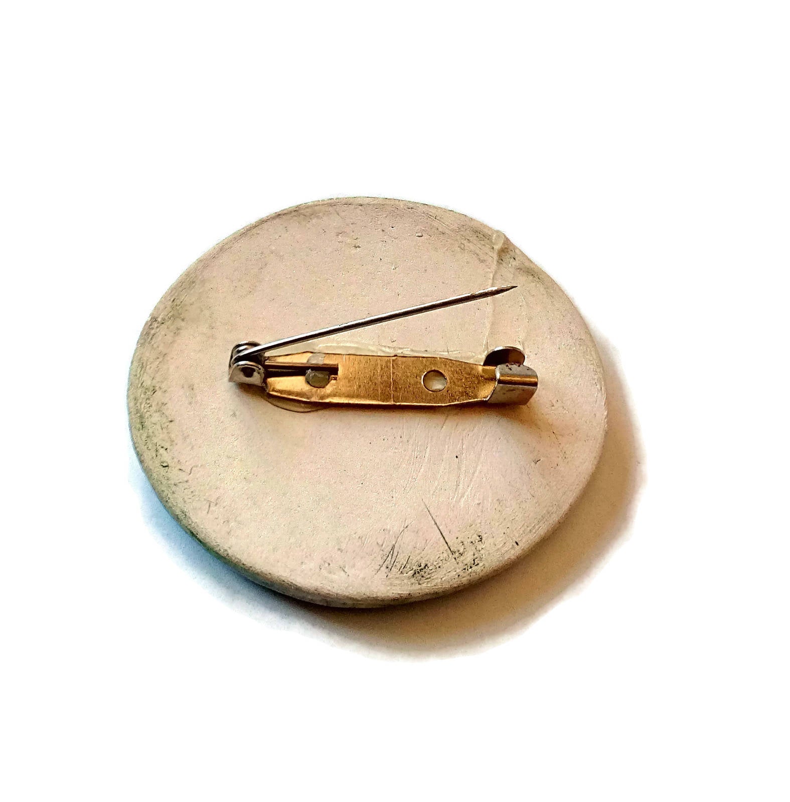 Handmade Ceramic Green Textured Brooch For Women, Round Shaped Clothing Brooch For Her, Lapel Pin Gift For Him, 9th Anniversary Gift Idea - Ceramica Ana Rafael