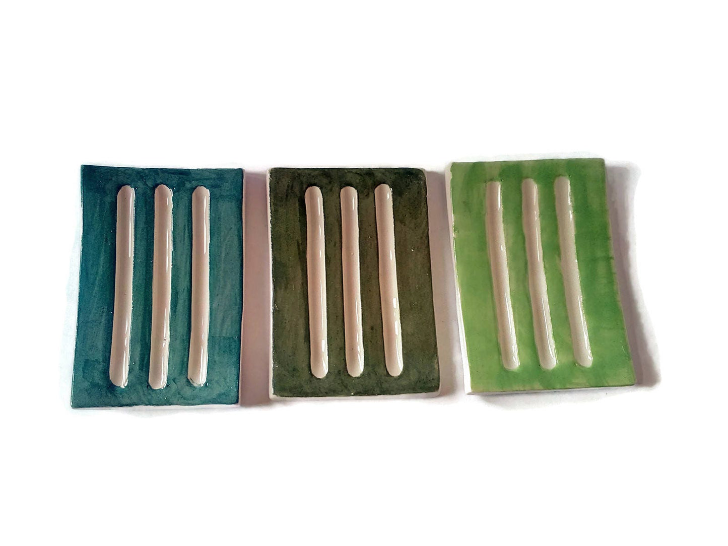 CLAY SOAP DISH with drain, rectangular soap dish for shower, self draining sponge holder, sustainable gift for her, shampoo bar holder - Ceramica Ana Rafael