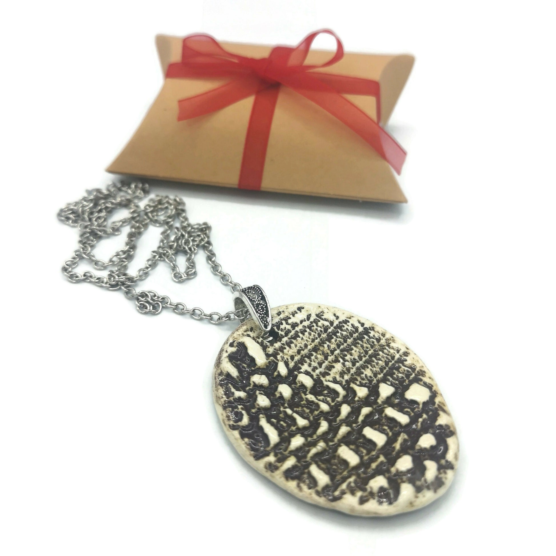 Everyday Necklace Pendant for women, mom birthday gifts from son, Lace Ceramic Jewelry, Aesthetic Necklace 9th anniversary gift for wifeen - Ceramica Ana Rafael