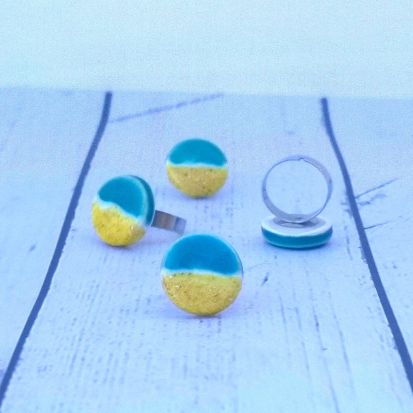 Handcrafted Beach-Inspired Ceramic Ring for Women: Unique Ocean-Themed Jewelry
