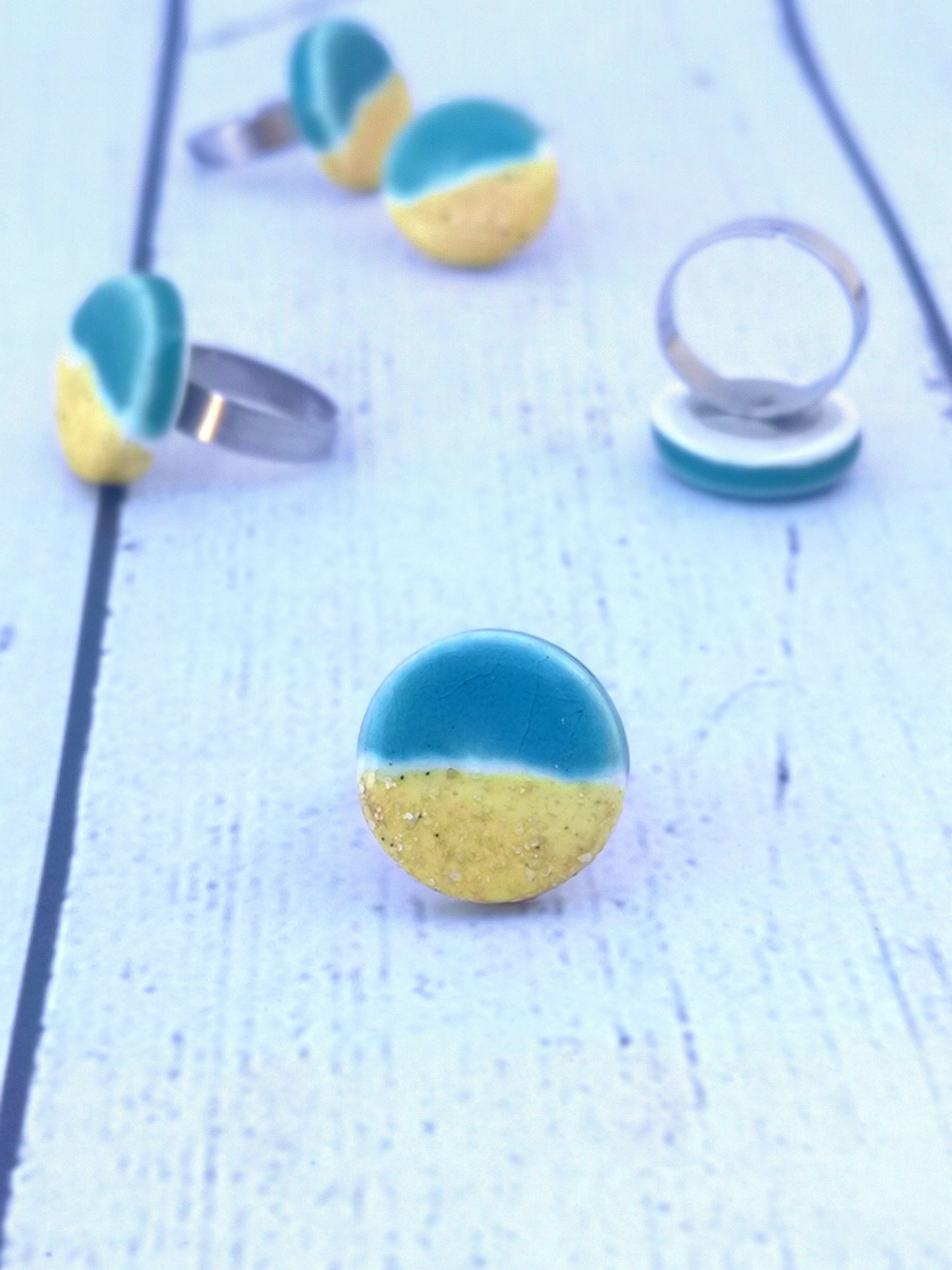 Handcrafted Beach-Inspired Ceramic Ring for Women: Unique Ocean-Themed Jewelry
