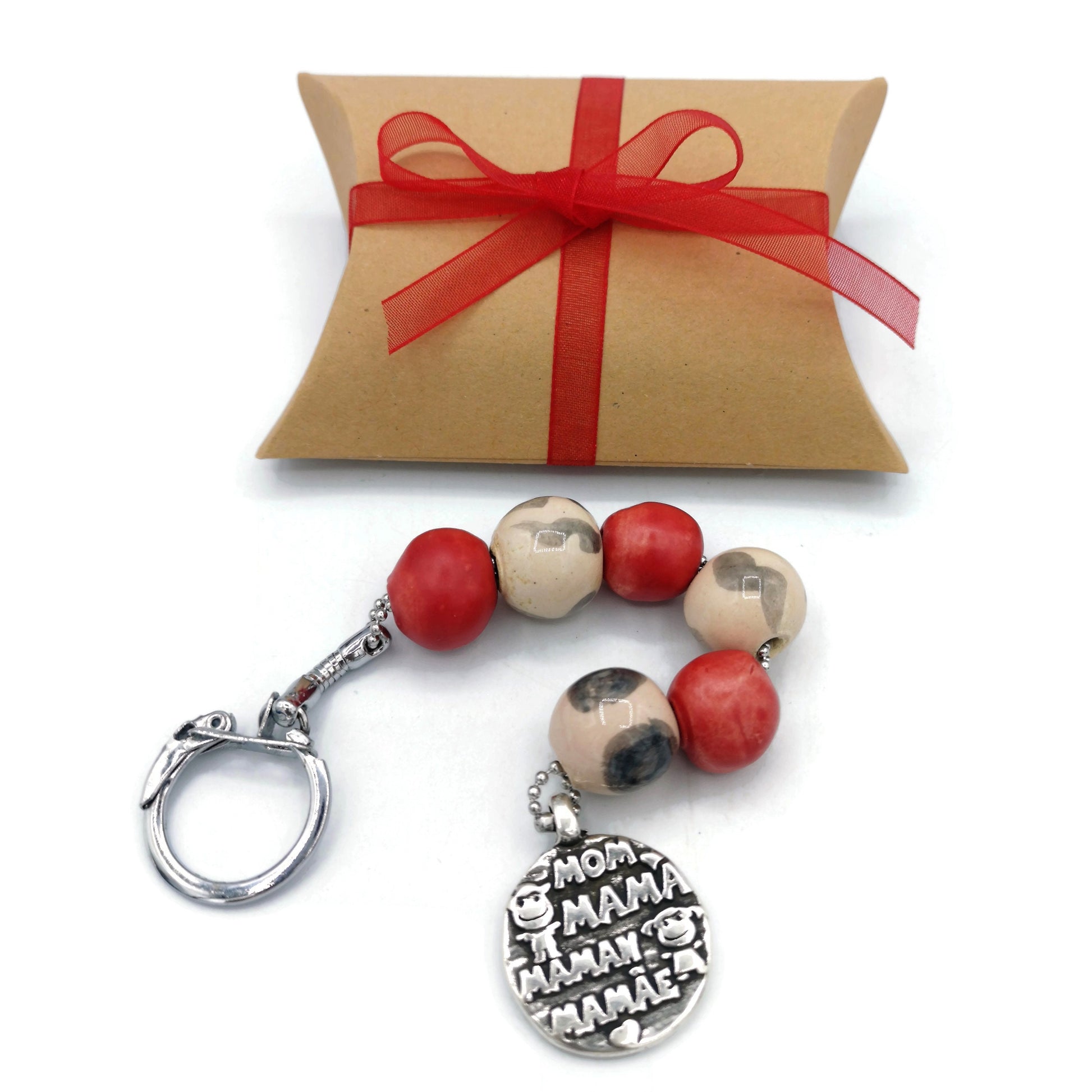 Handmade Ceramic Mom Keychain Accessories, Aesthetic Best Gifts For Her, New Mom Gift For Women, Clay Step Mom Gift - Ceramica Ana Rafael