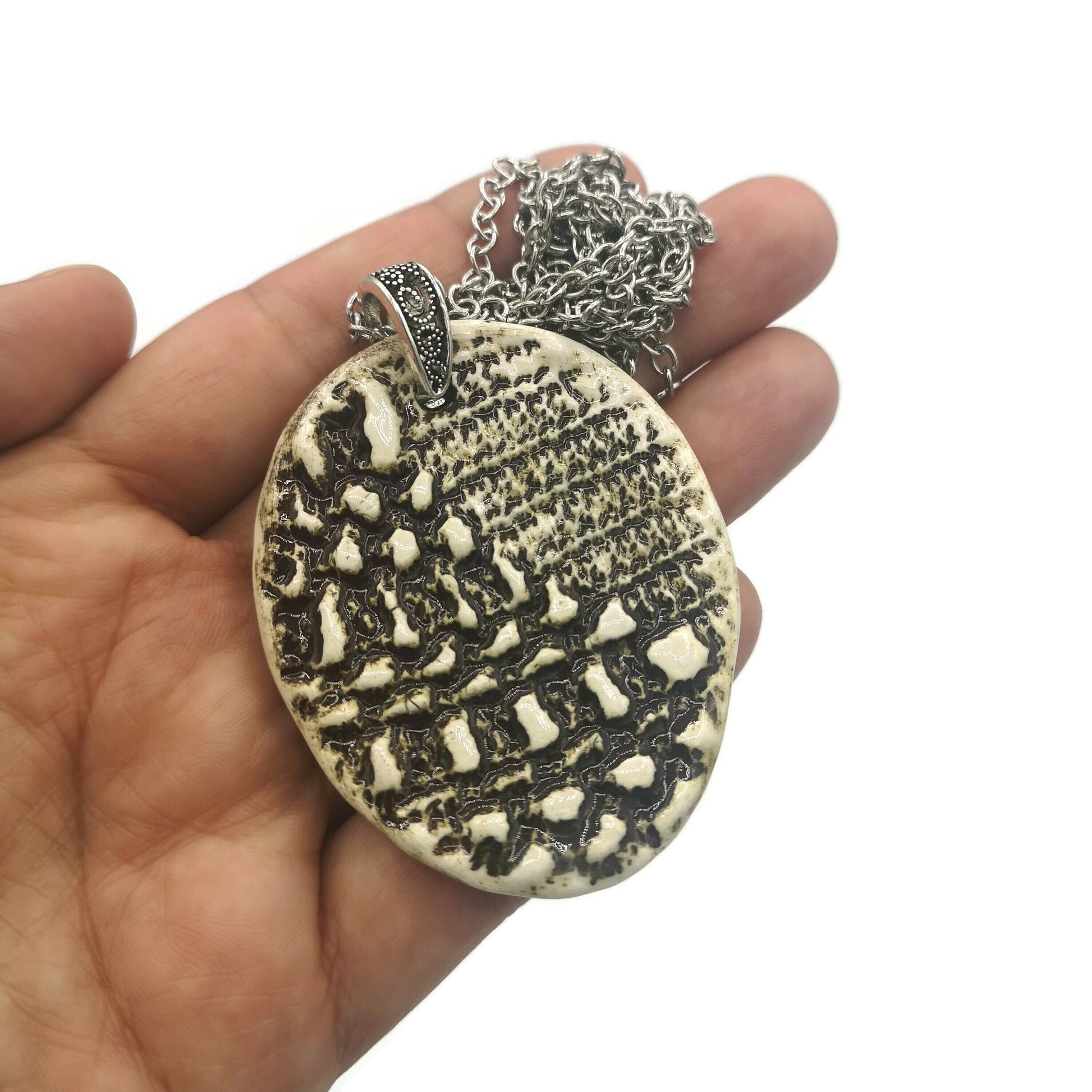 Everyday Necklace Pendant for women, mom birthday gifts from son, Lace Ceramic Jewelry, Aesthetic Necklace 9th anniversary gift for wifeen - Ceramica Ana Rafael