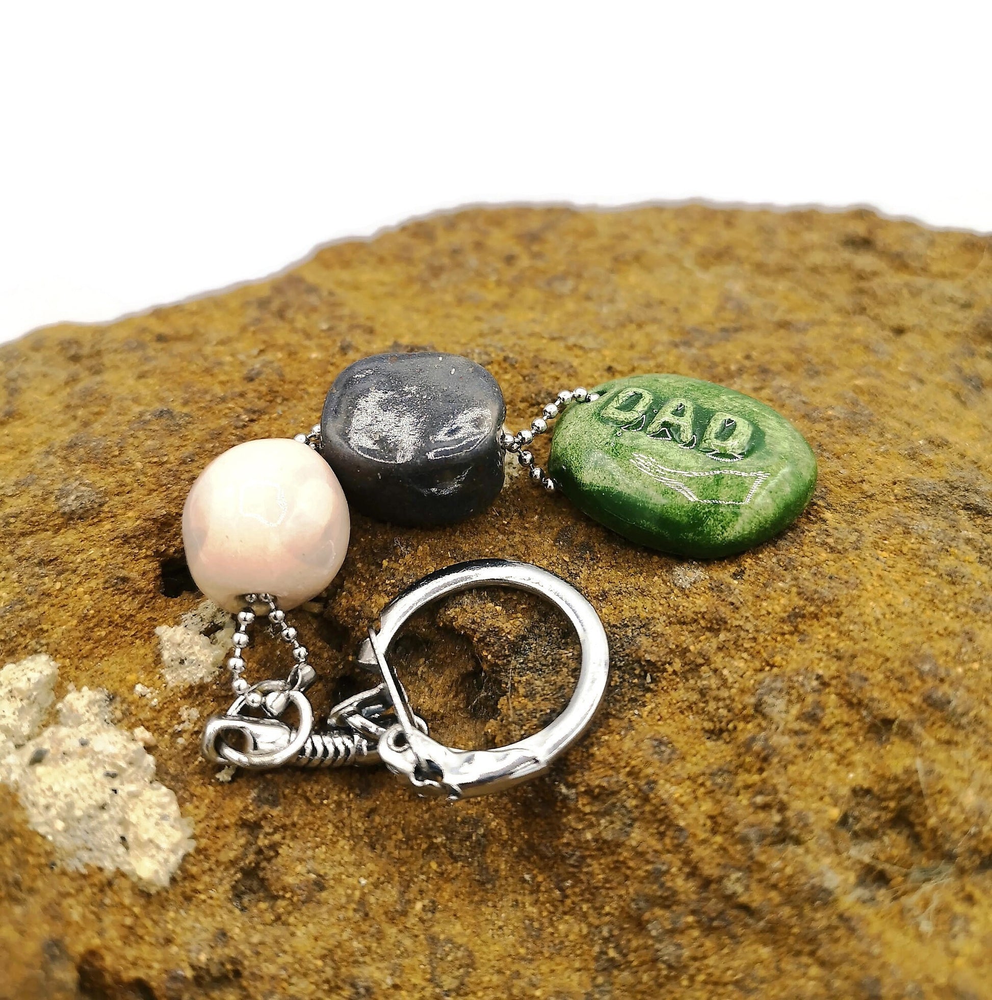 COOL DAD KEYCHAIN, Clay Keychain For Men Customizable, Ceramic Charm Keyring Beaded Accessories Gift For Daddy - Ceramica Ana Rafael