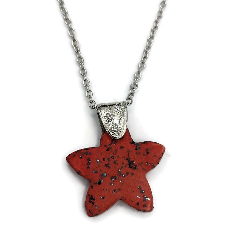 Short Aesthetic Red Star Choker Necklace For Women, Small Sparkly Star Necklace, Mothers Day Gift from Daughter, Unique Gifts For Everyday Use - Ceramica Ana Rafael