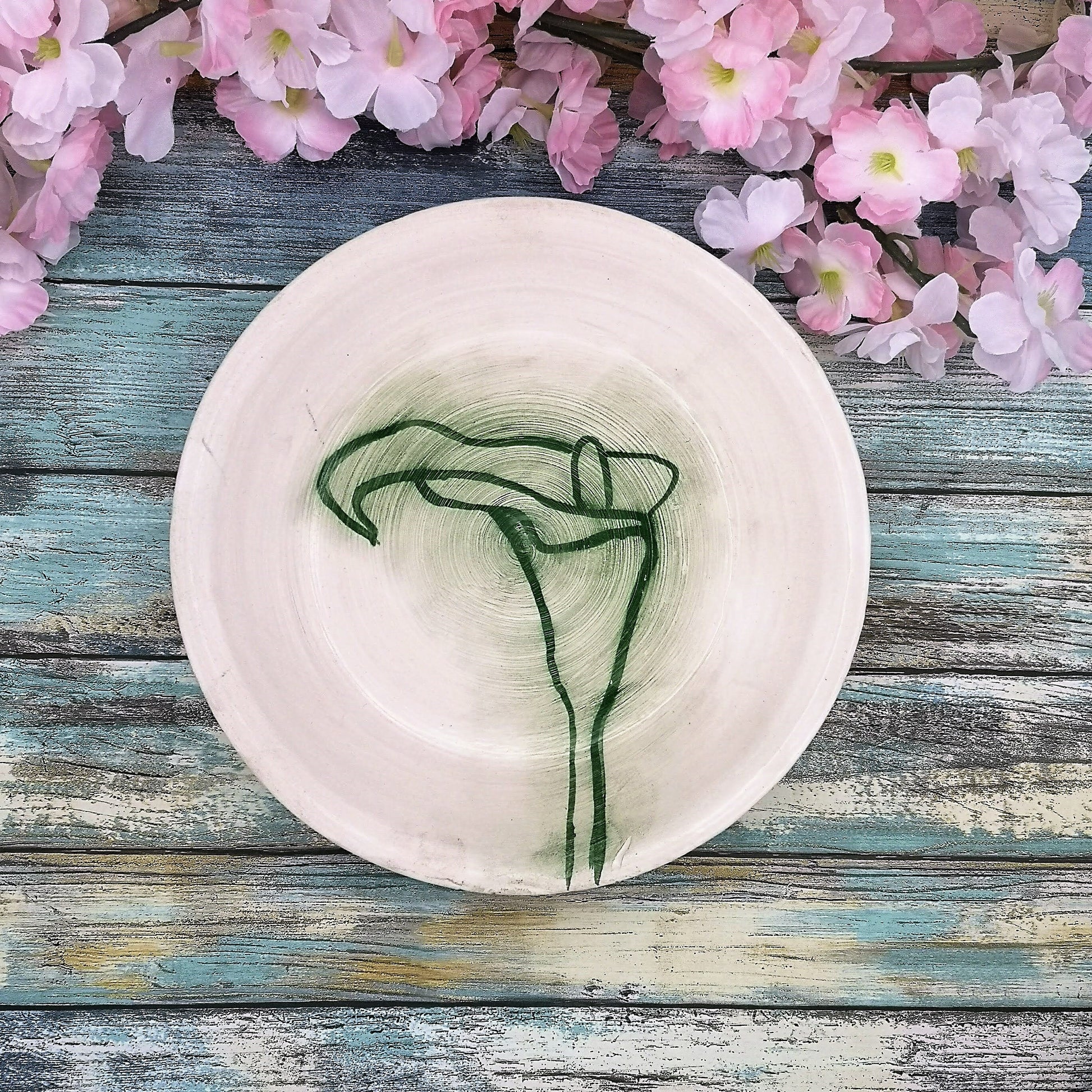 Handmade Ceramic Round Plate Hand Painted Calla Lily, Portuguese Pottery Wall Decor Use For Serving Dish, Unique Dinner Plates For Display - Ceramica Ana Rafael