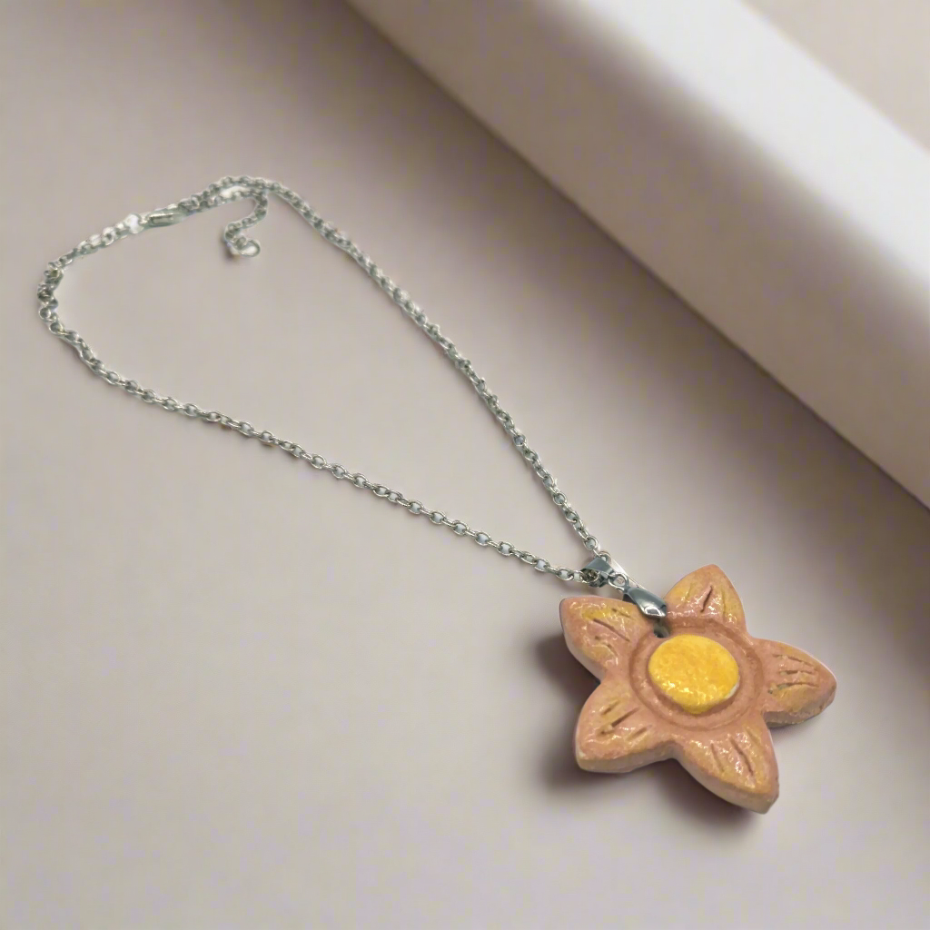 Flower Pendant Necklace – Cute Mother’s Day Gift, Statement Choker for Mom, Hand-Painted Ceramic Necklace
