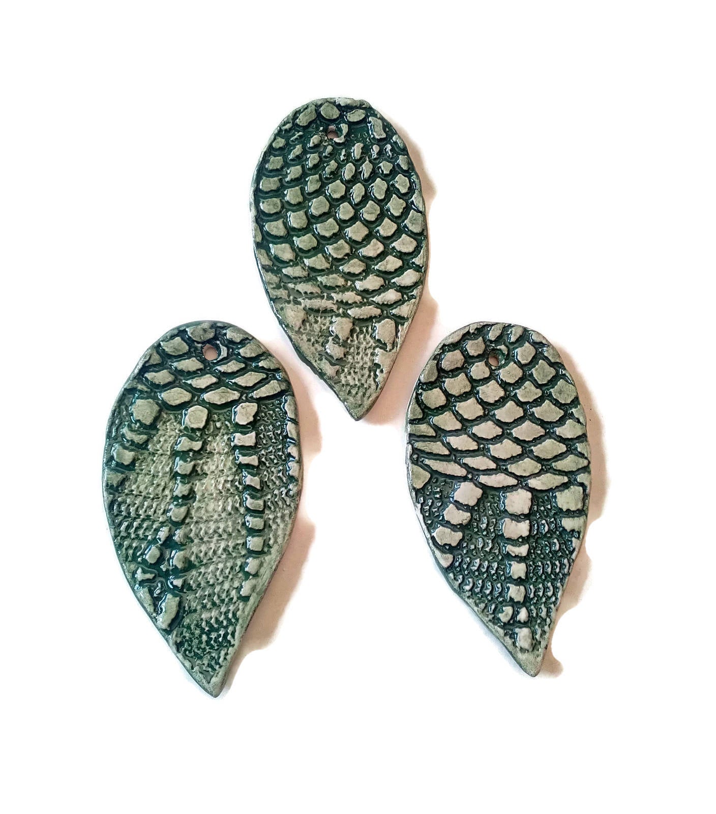 ANTIQUE CHRISTMAS ORNAMENTS, Pine Cone Art, Set of 3 Ceramic Christmas Wall Hanging Boho, Farmhouse Wall Decor, Best Sellers 2022 Handmade - Ceramica Ana Rafael