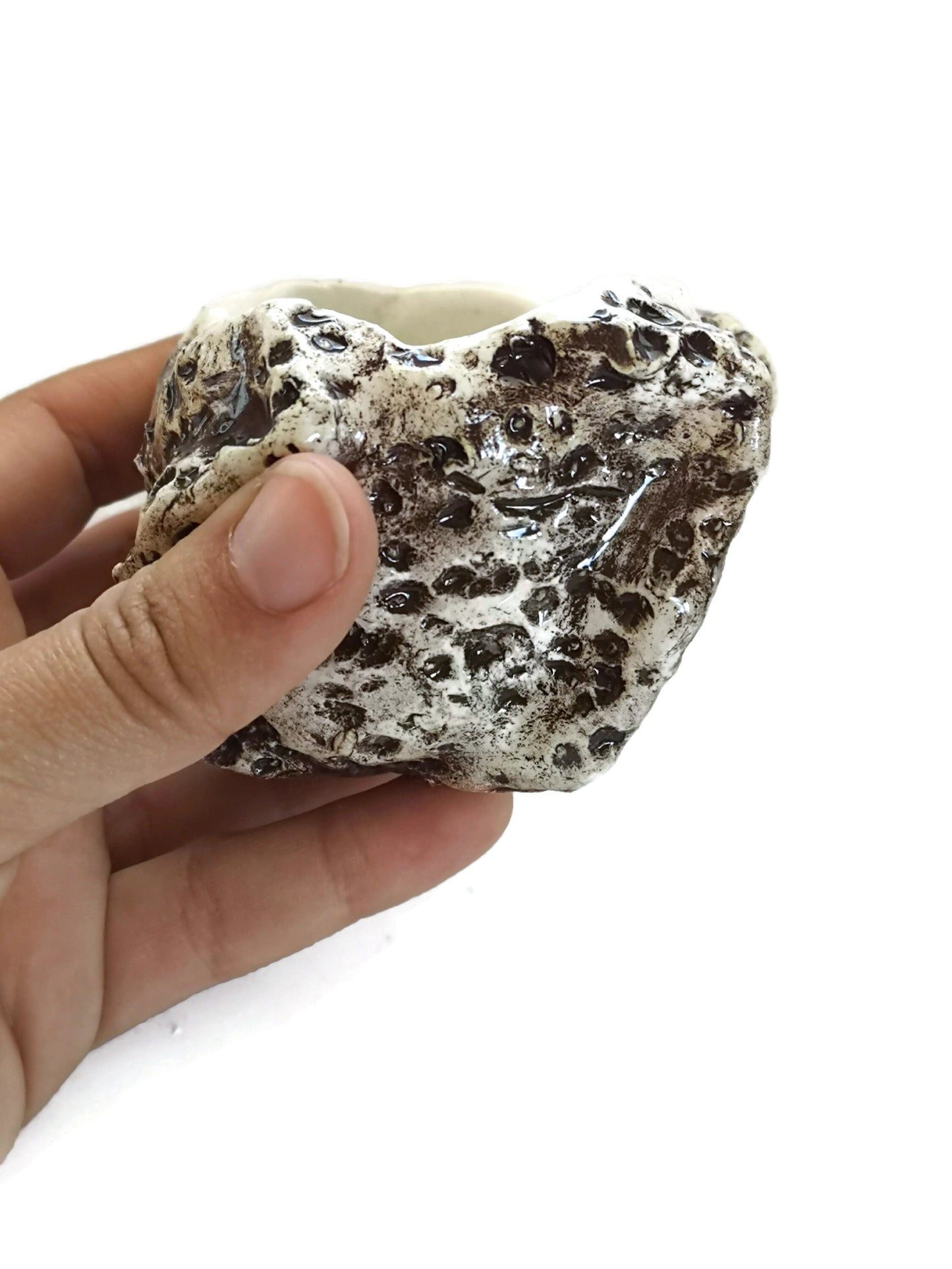 SMALL SUCCULENT POT, Ceramic Cute Vase, Modern Sculptural Textured Cactus Planter For Farmhouse Decor Neutral Small Gifts - Ceramica Ana Rafael