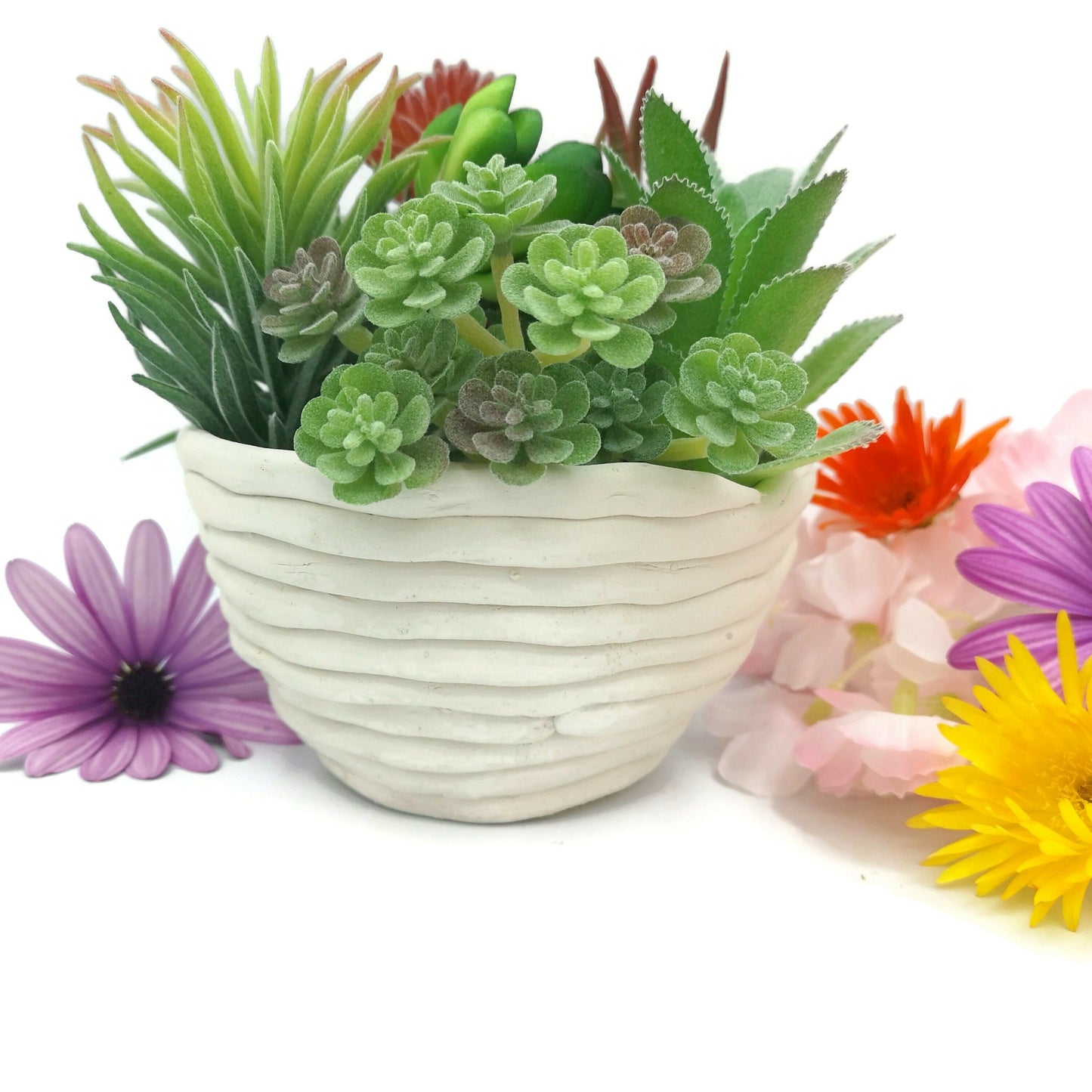 Handmade Ceramic White Bowl Candle Holder, Decorative Office Desk Accessories for Women, Textured Irregular Bowl, Mom birthday gift - Ceramica Ana Rafael