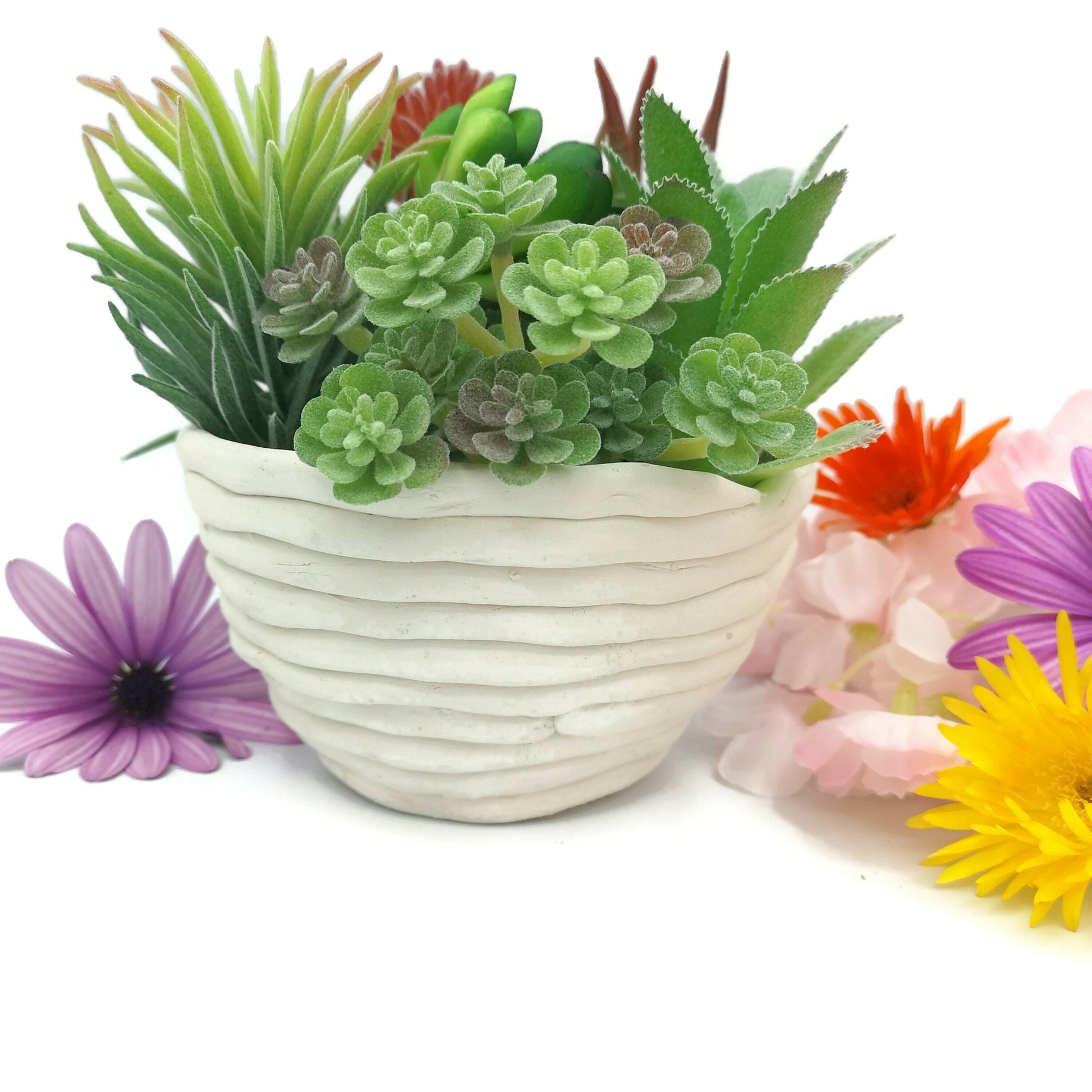 Handmade Ceramic White Bowl Candle Holder, Decorative Office Desk Accessories for Women, Textured Irregular Bowl, Mom birthday gift - Ceramica Ana Rafael