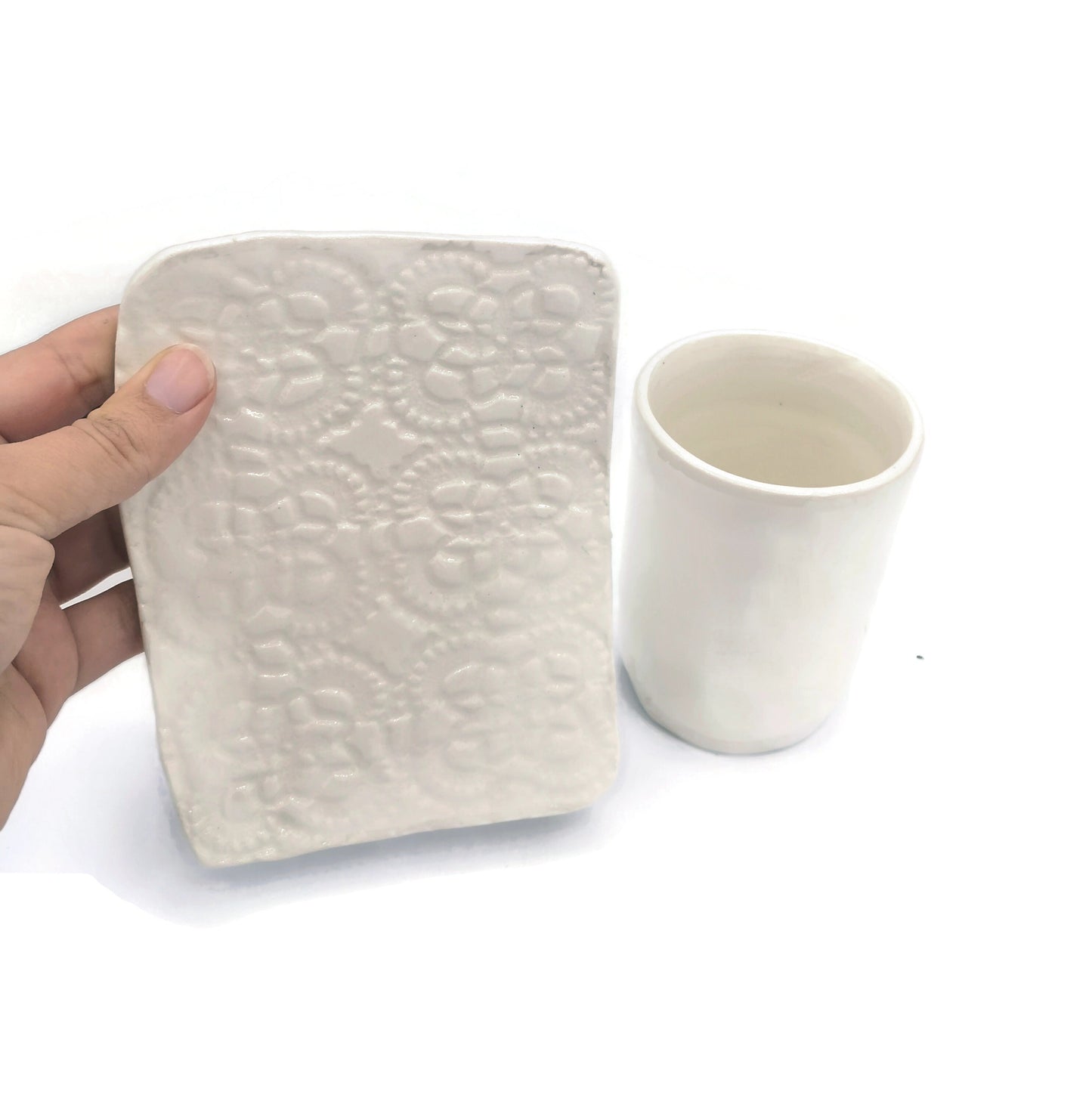 White Handmade Ceramic Lace Soap Dish And Toothbrush Holder, Bathroom Set, Eco Friendly Gift For Women, Best Sellers Sustainable Gift - Ceramica Ana Rafael