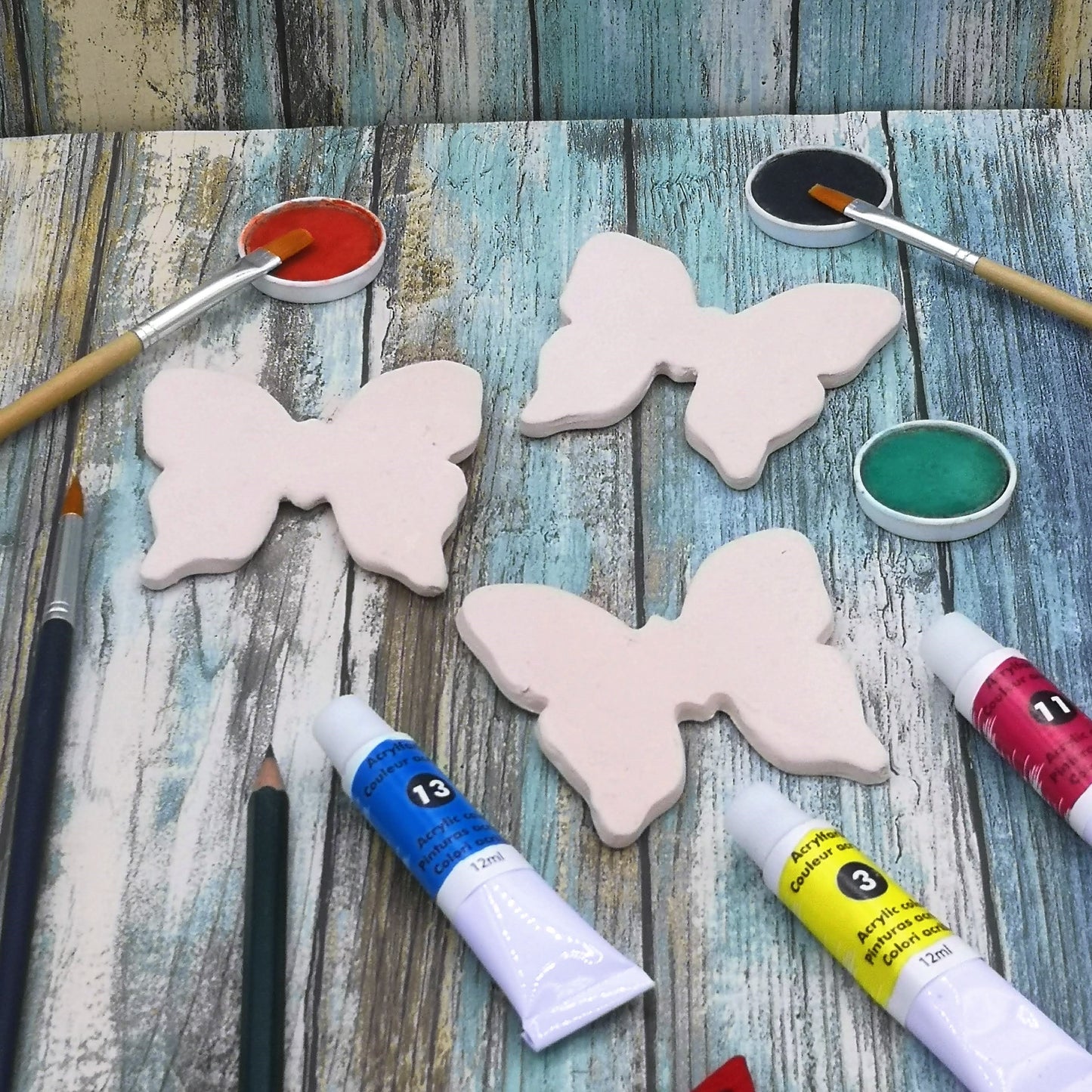 Butterfly Figurine Set, Unpainted Ceramic Bisque Ready To Paint, blank ornament for wedding favors for guests - Ceramica Ana Rafael