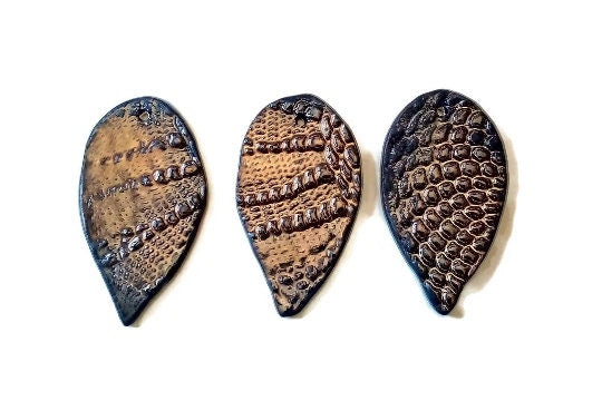 ANTIQUE CHRISTMAS ORNAMENTS, Pine Cone Art, Set of 3 Ceramic Christmas Wall Hanging Boho, Farmhouse Wall Decor, Best Sellers 2022 Handmade - Ceramica Ana Rafael