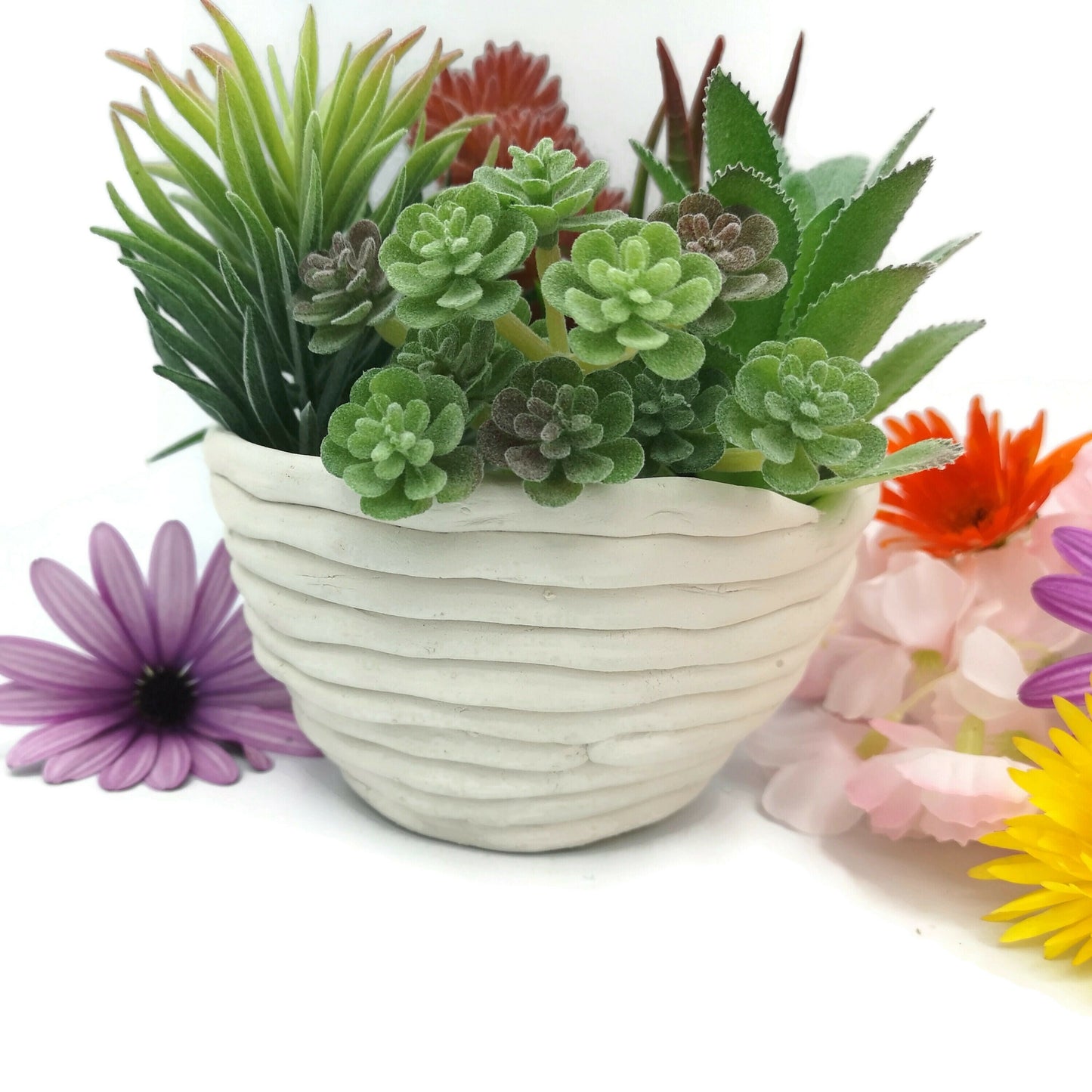 Handmade Ceramic White Bowl Candle Holder, Decorative Office Desk Accessories for Women, Textured Irregular Bowl, Mom birthday gift - Ceramica Ana Rafael