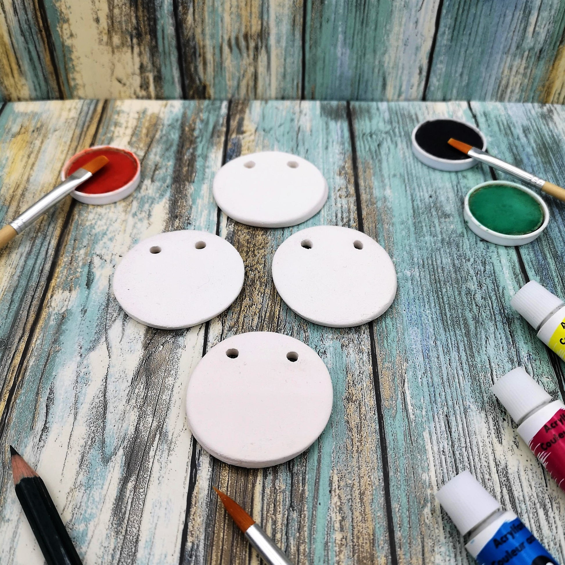 Pendant Blanks, Handmade Ceramic Bisque Charms 2 Holes Ready to Paint, Set of 4 Geometric Pendant, Diy Decorative Round Shape - Ceramica Ana Rafael