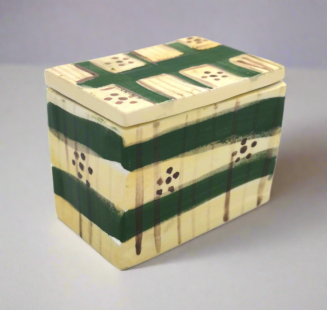 Handmade Ceramic Jewelry Box – Decorative Hand-Painted Box with Lid, Green Keepsake Box for Treasures