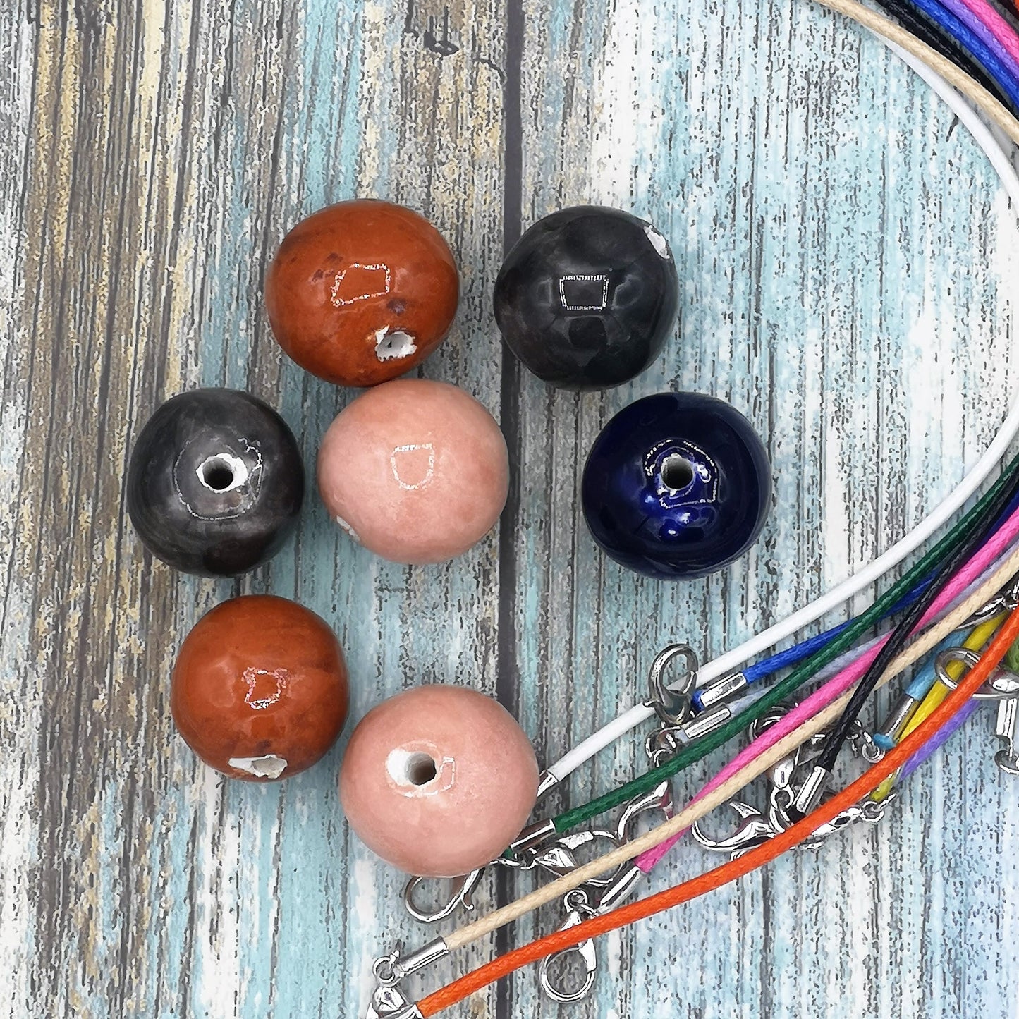 CLAY BEADS, Handmade Ceramic Bubblegum Beads For Jewelry Making, Set Of 7 Mixed Craft Beads Decorative Round Colorful Beads - Ceramica Ana Rafael