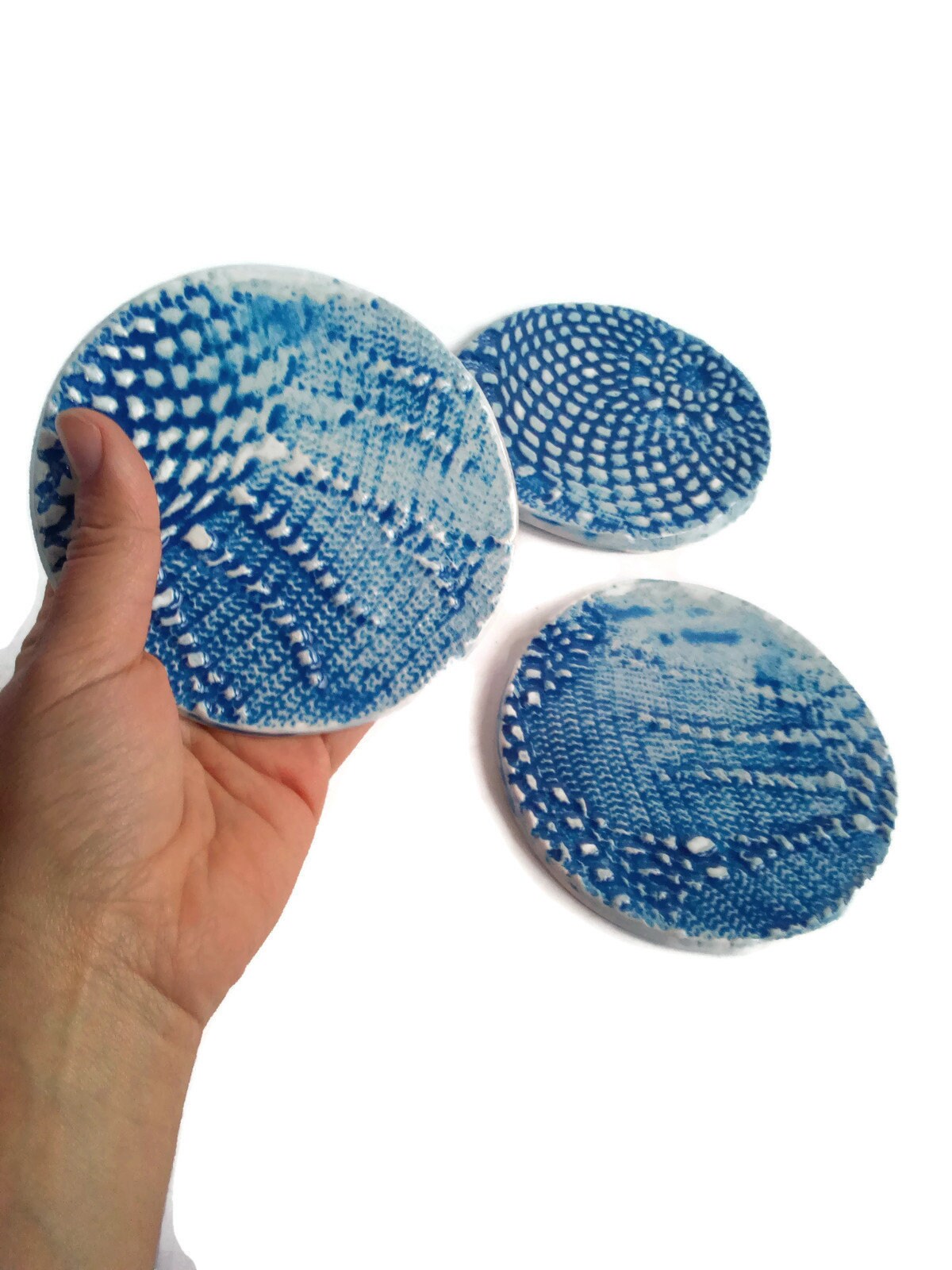 3Pc 11cm/4,3in Blue Handmade Ceramic Coasters With Lace Texture And Cork Back, Assorted Round Shape Trivet, Office Desk Accessories For Him - Ceramica Ana Rafael