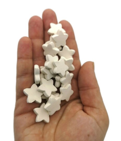 20 piezas de mosaicos de cerámica bisque pequeños hechos a mano de 20 mm para manualidades, pequeños cuadrados sin pintar en blanco o estrellas listas para pintar
